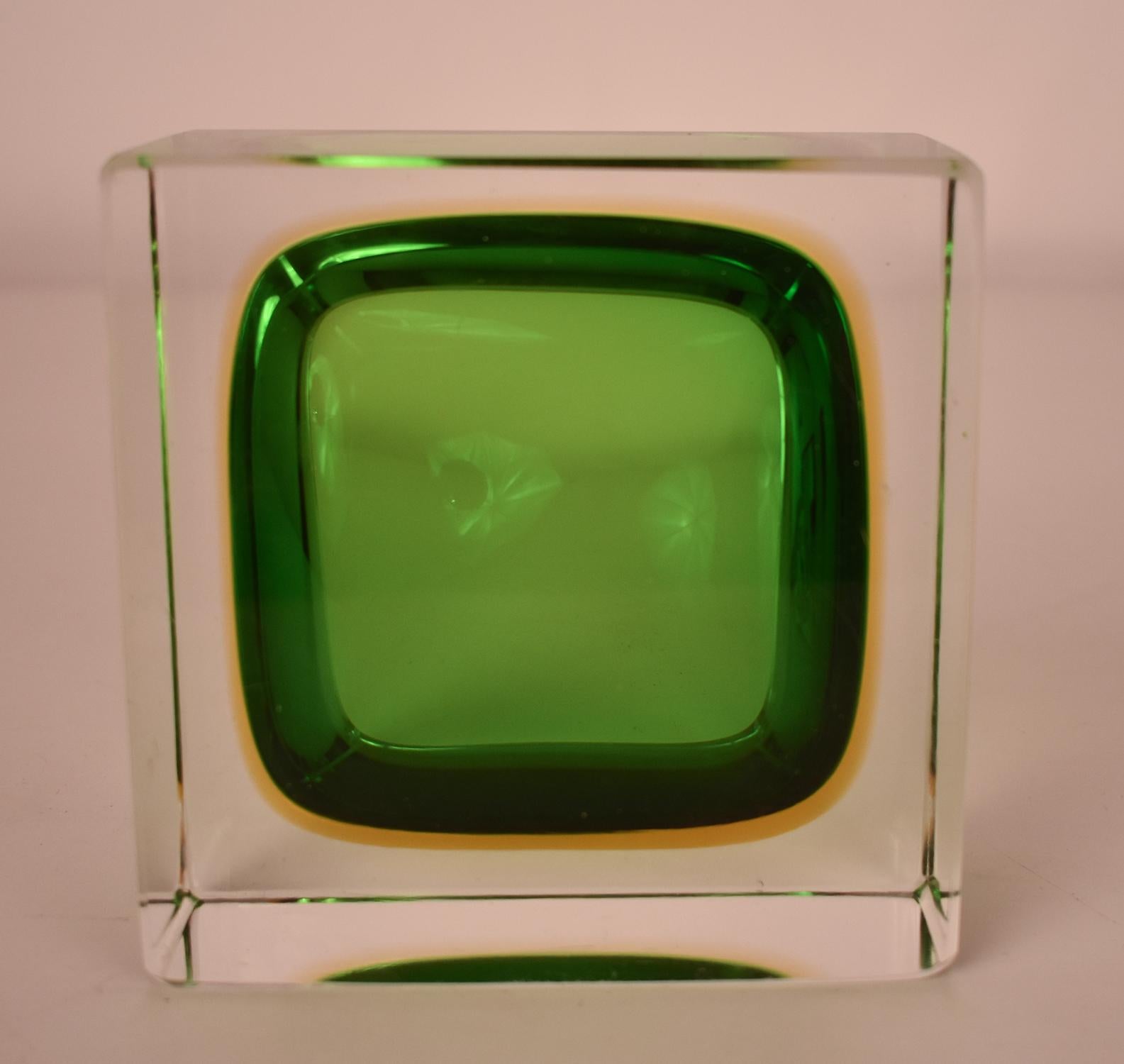 Fin du 20e siècle  Grand bol Sommerso en verre de Murano vert  Flavio Poli, Italie, années 1970 en vente