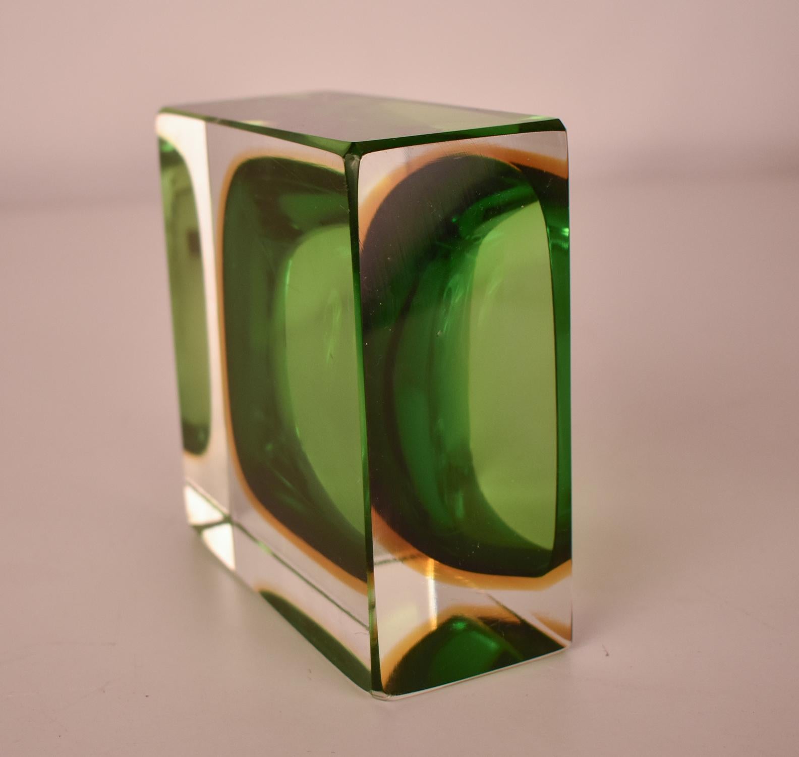 Verre de Murano  Grand bol Sommerso en verre de Murano vert  Flavio Poli, Italie, années 1970 en vente