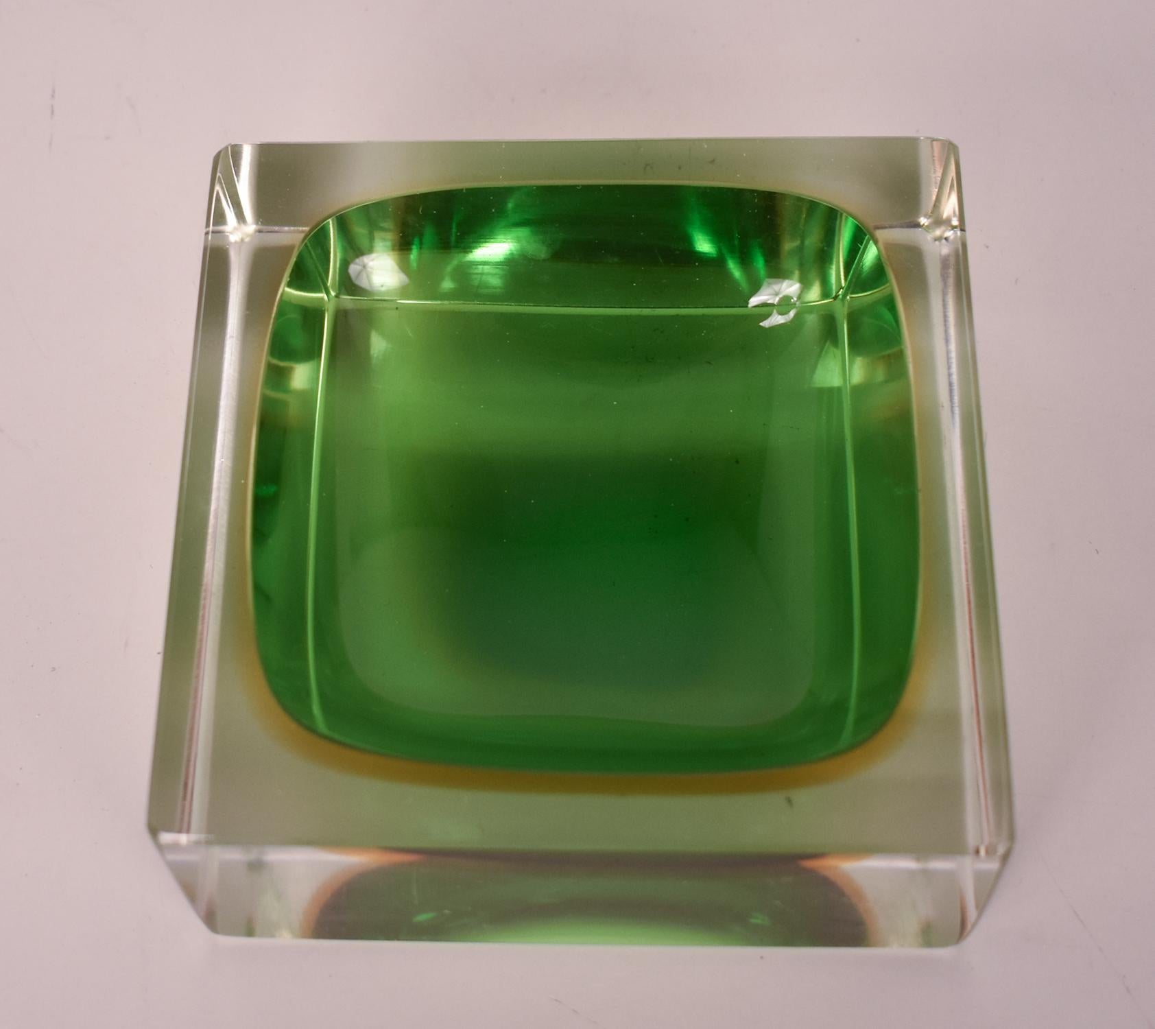  Large Murano Green Glass Sommerso Bowl  Flavio Poli, Italy, 1970s For Sale 2