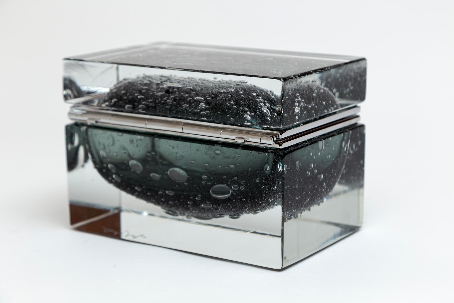 Scatola rettangolare grande in vetro di Murano grigio Puleogoso, Contemporary In condizioni buone in vendita a Westport, CT