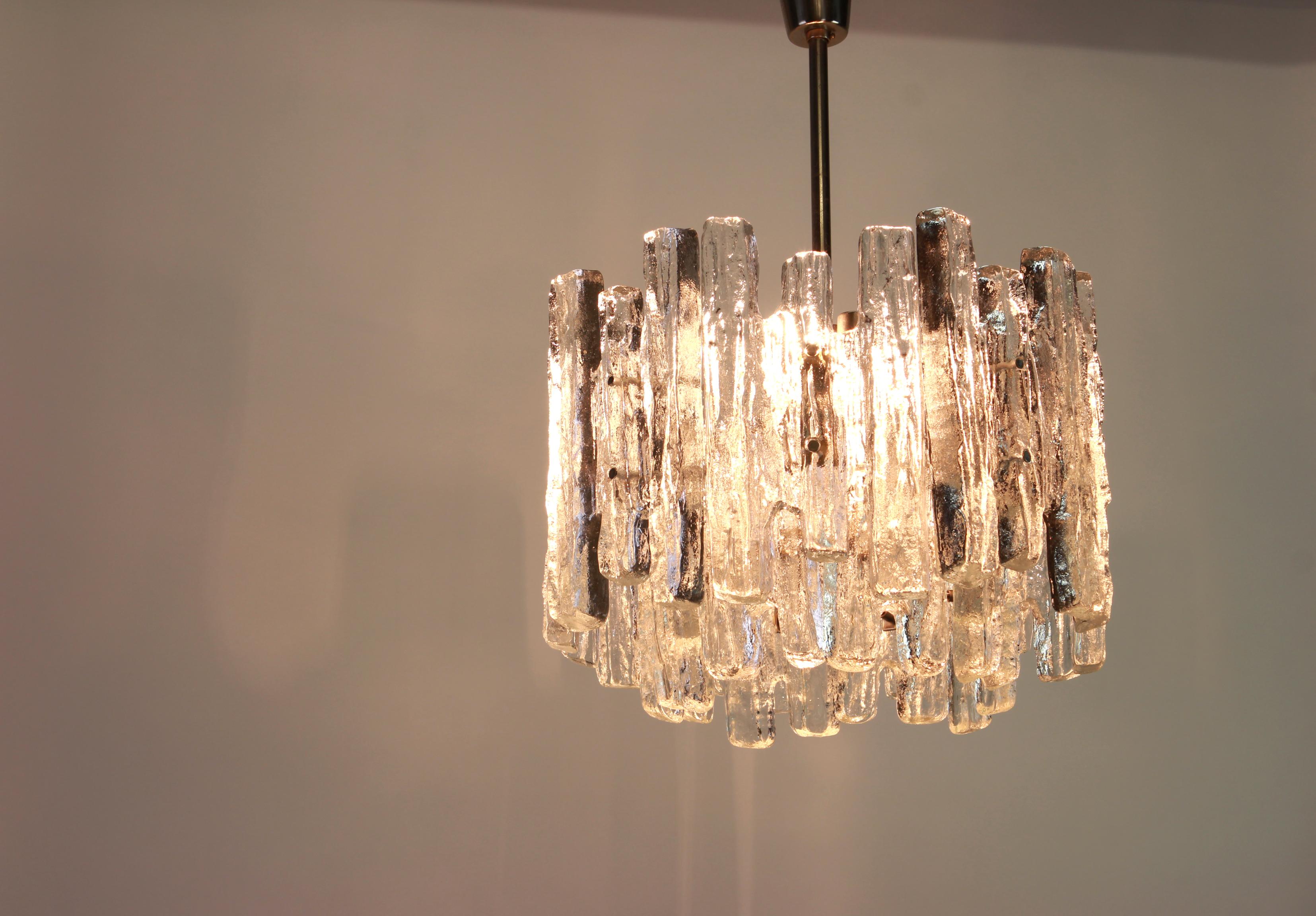 Mid-20th Century Large Murano Ice Glass Chandelier by Kalmar, Austria, 1960s