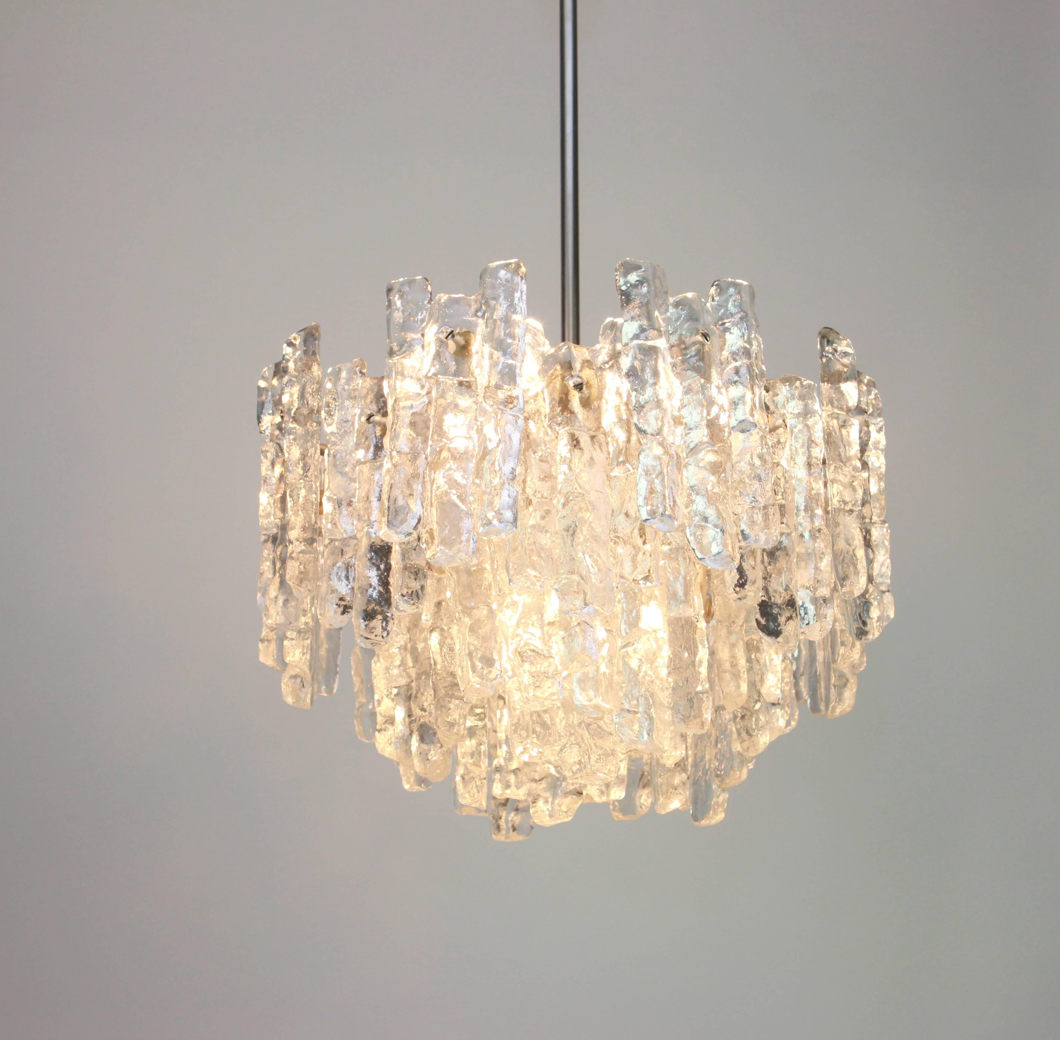 Mid-20th Century Large Murano Ice Glass Chandelier by Kalmar, Austria, 1960s For Sale