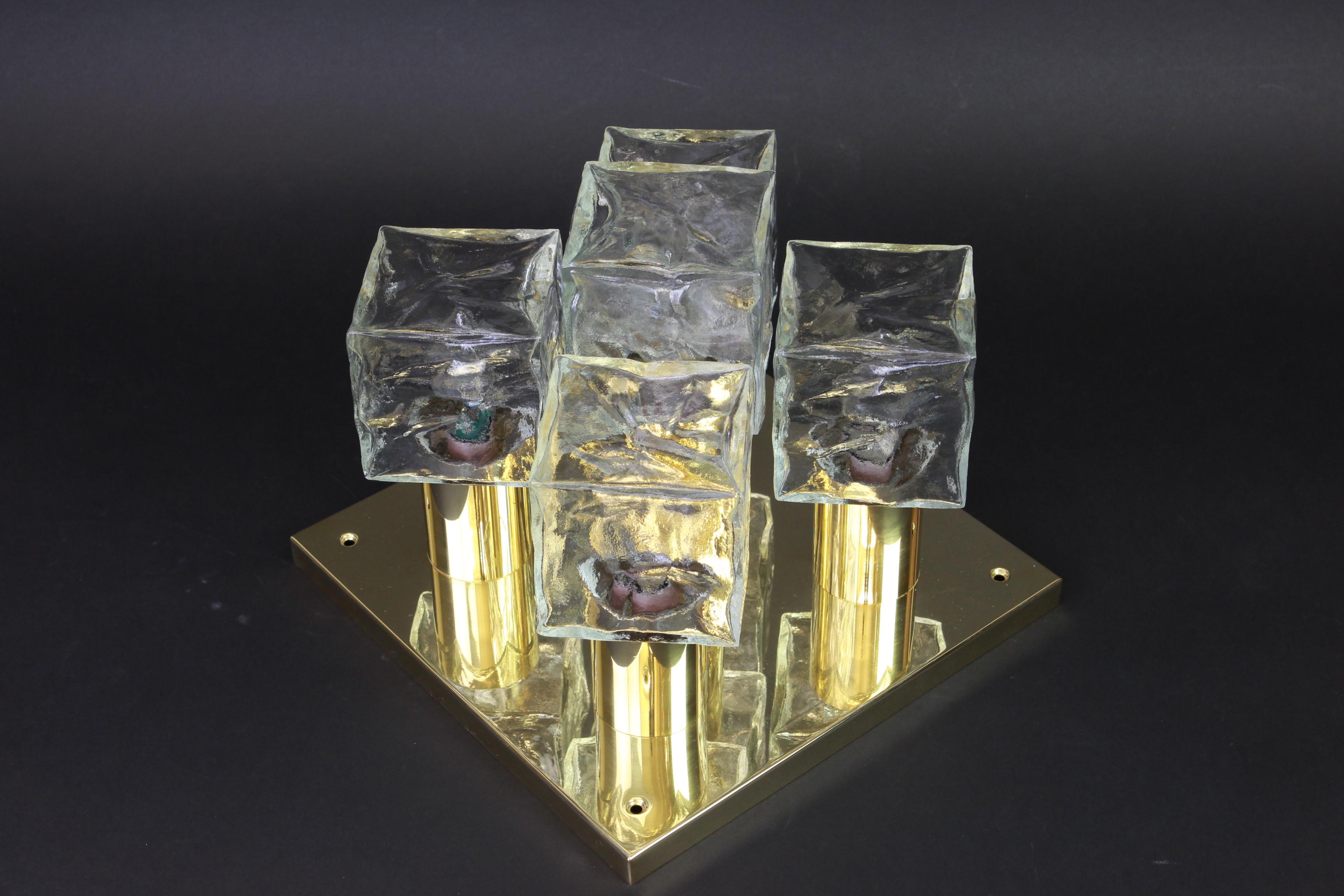 Autrichien Grand luminaire encastré en verre de glace de Murano par Kalmar, Autriche, années 1960 en vente