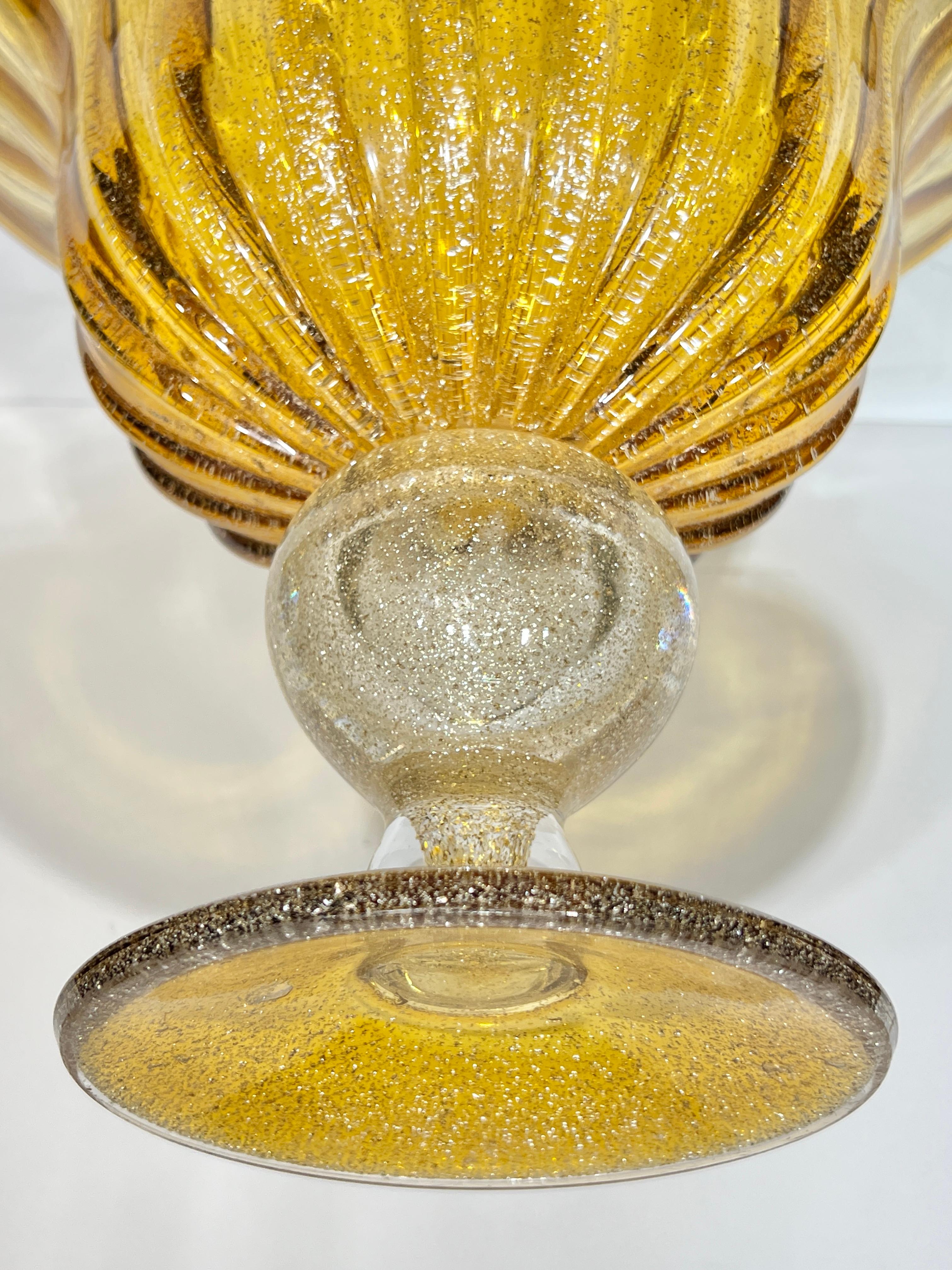Grand vase centre de table en verre infusé d'or de Murano -- 17 pouces de diamètre en vente 1