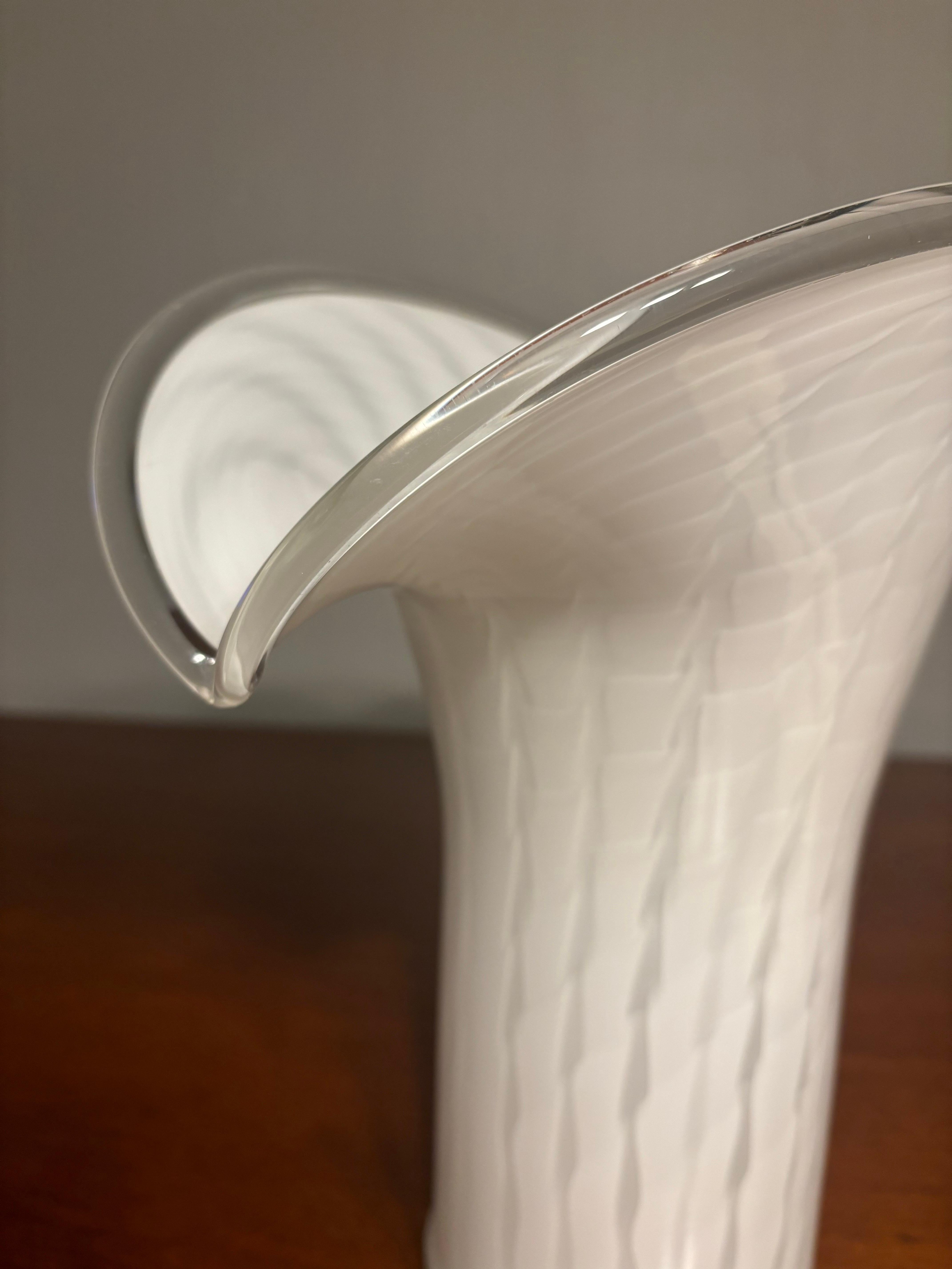 Grande vaso di giglio di Murano in bianco e trasparente in vendita 1