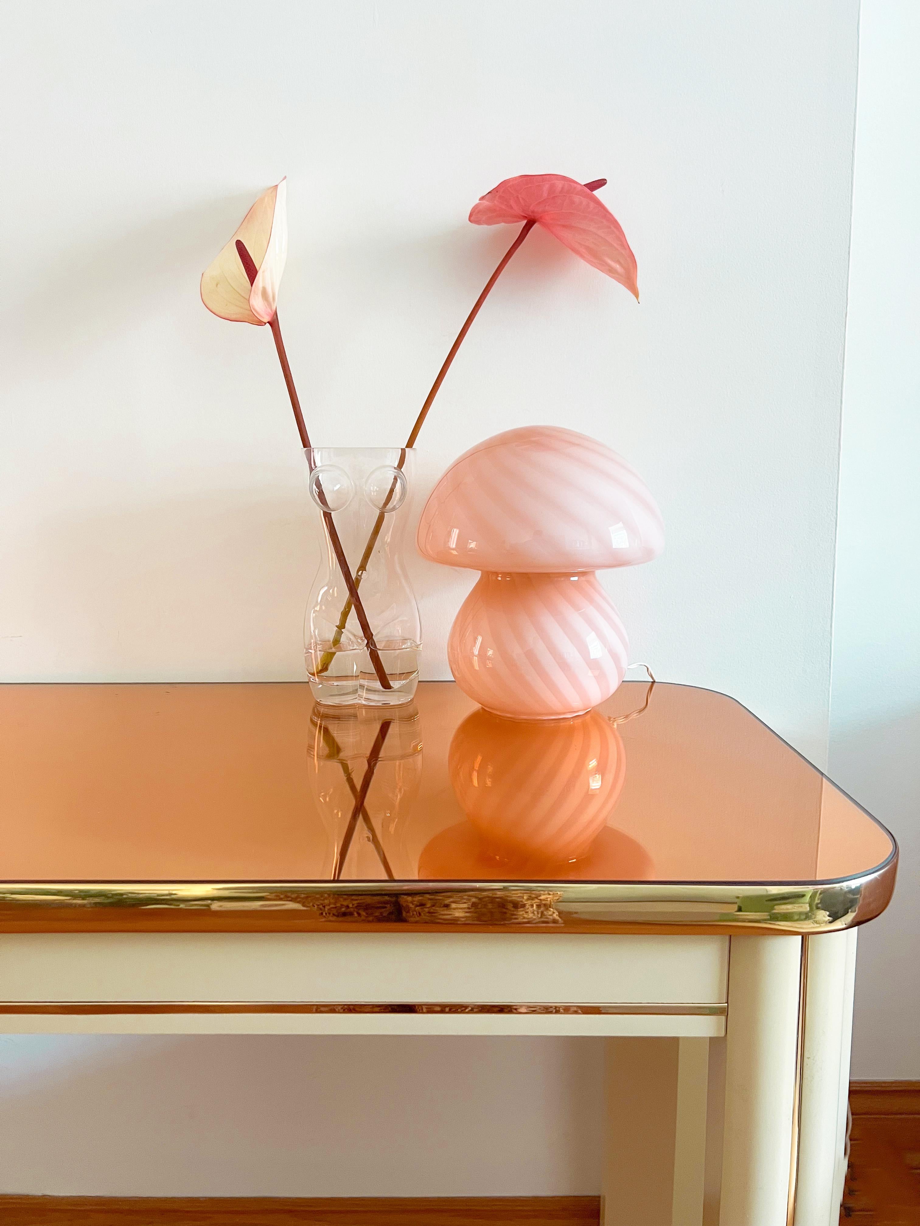 Grande lampe de bureau en verre de Murano rose champignon tourbillonnant  en vente 1