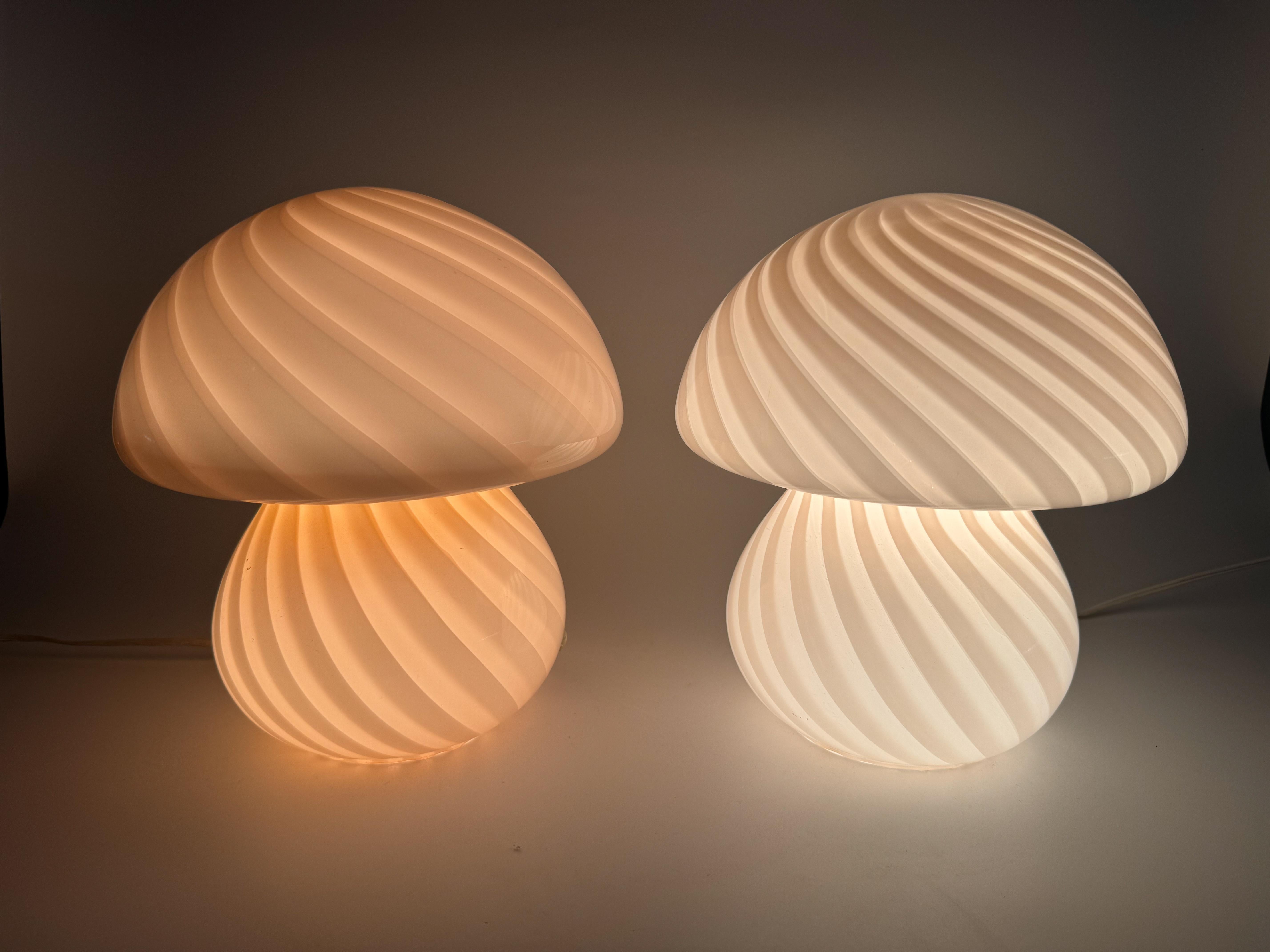 Late 20th Century Large Murano Mushroom Pink Swirl Glass Table Lamp