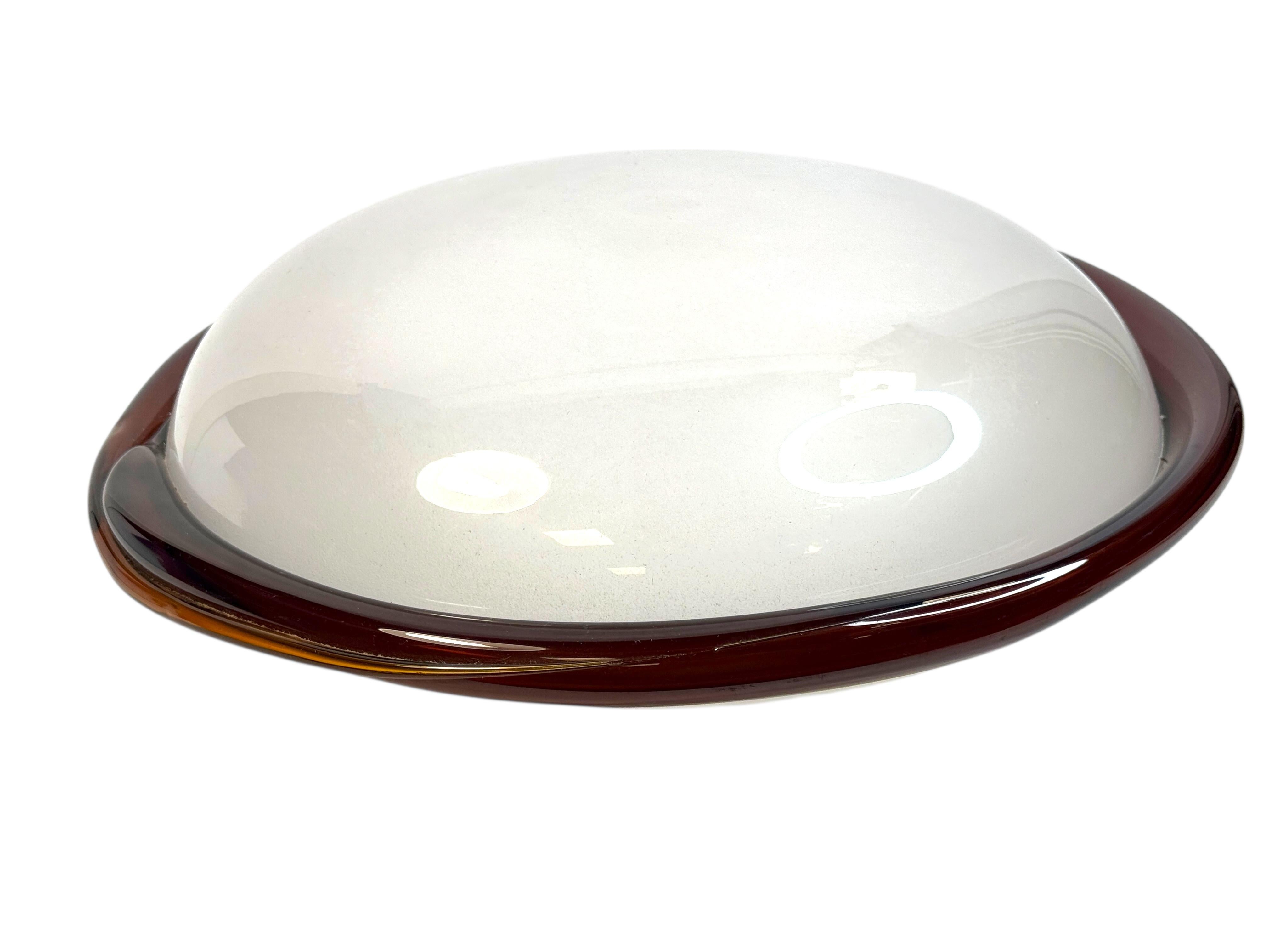 Große Murano Opalglas & braunen Streifen Flush Mount Made by Itre Italien 1980er im Angebot 11