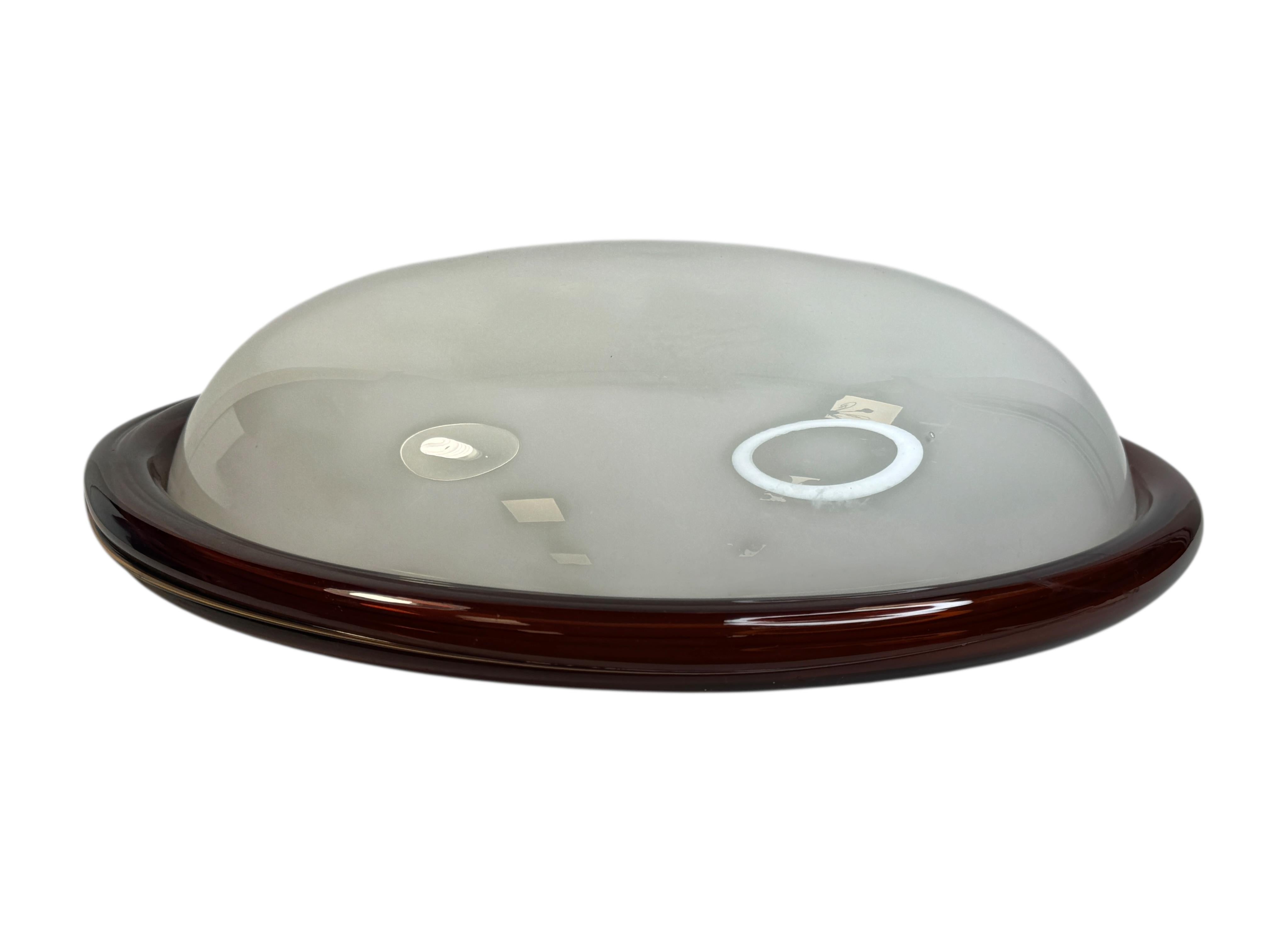 Große Murano Opalglas & braunen Streifen Flush Mount Made by Itre Italien 1980er (Metall) im Angebot