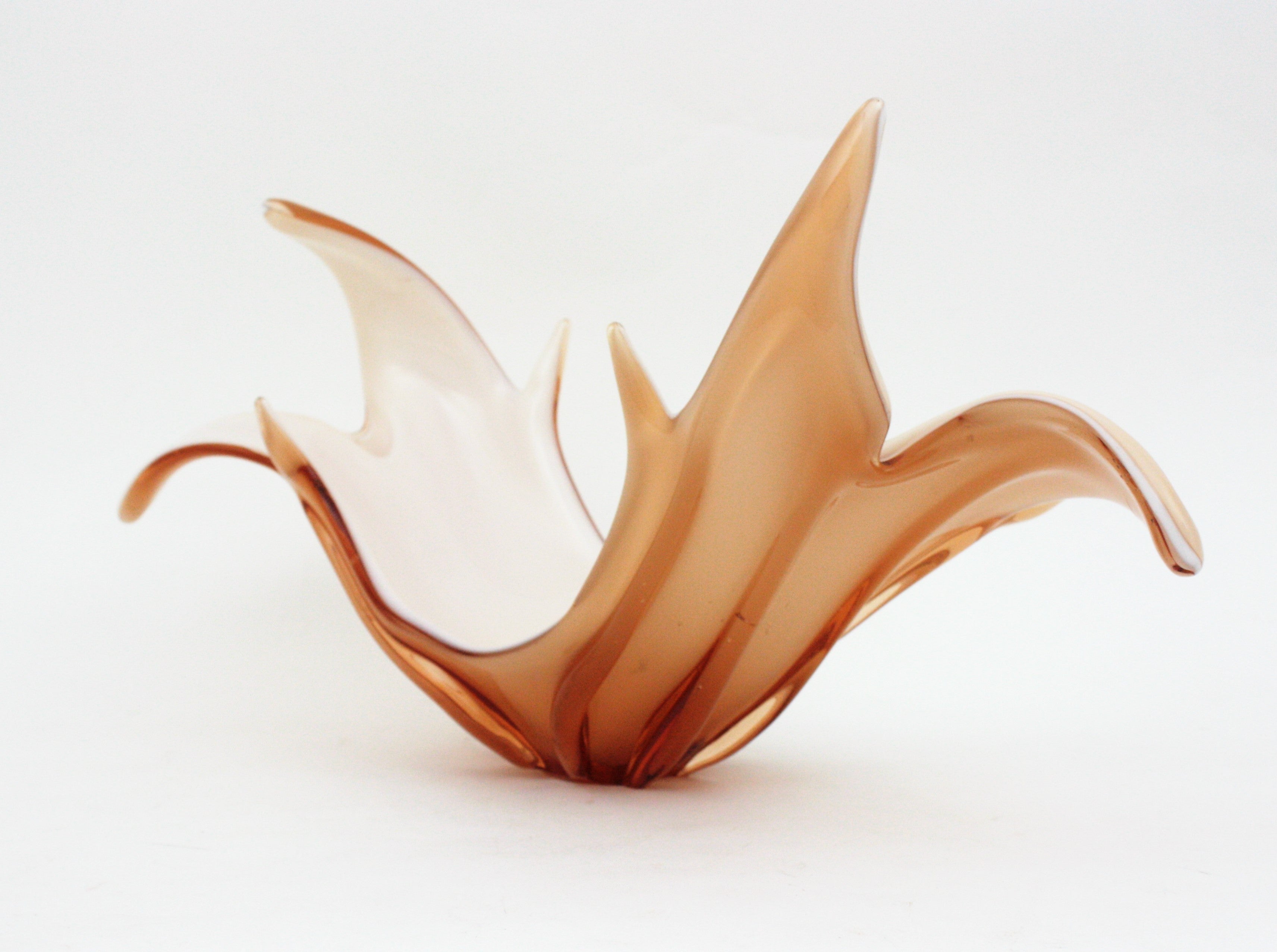 Große pfirsichweiße italienische Murano-Kunstglas-Tafelaufsatz-Vase im organischen Design (Handgefertigt) im Angebot