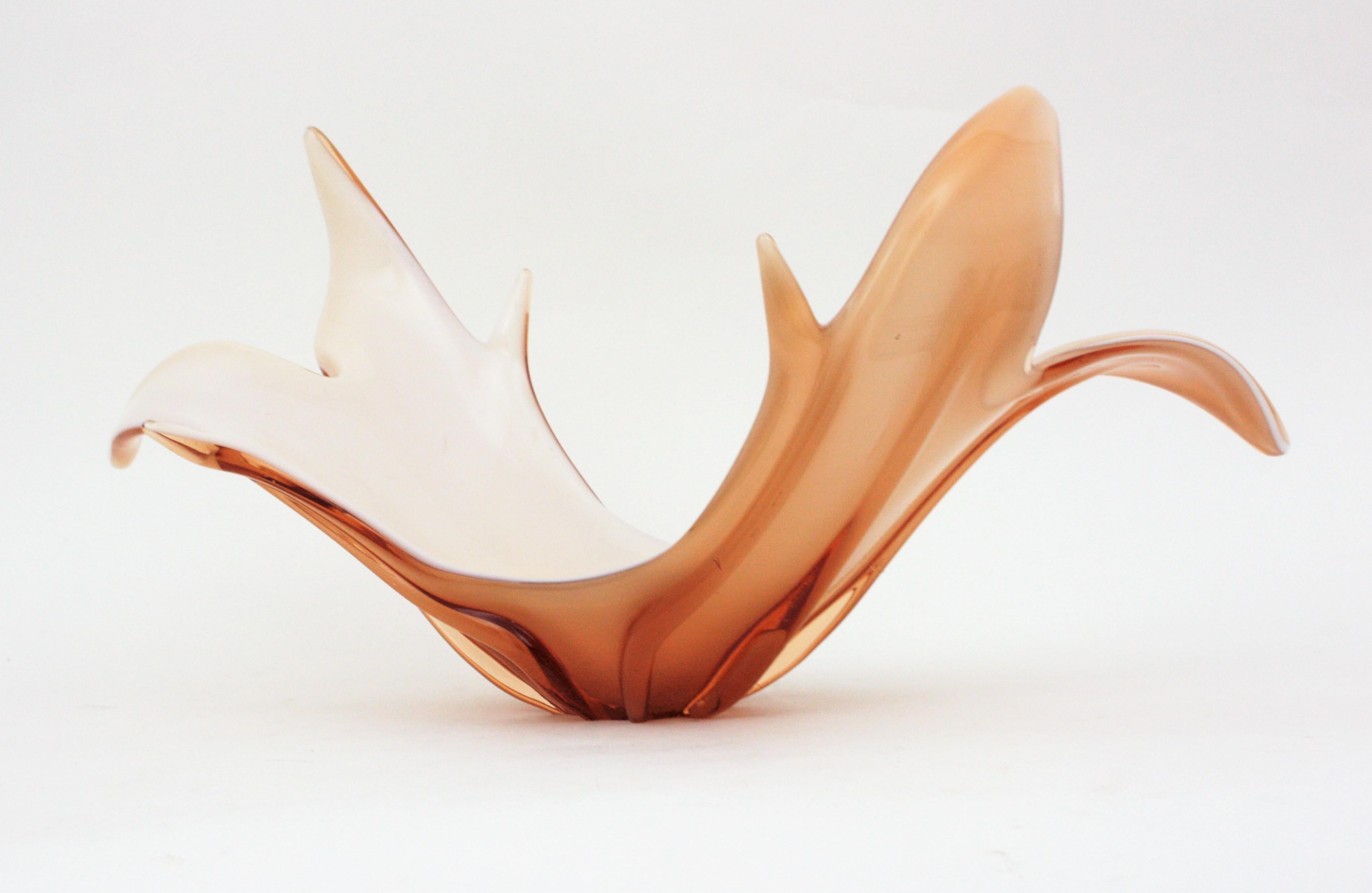 Large Murano Peach White Italian Art Glass Centerpiece Vase Organic Design For Sale 3