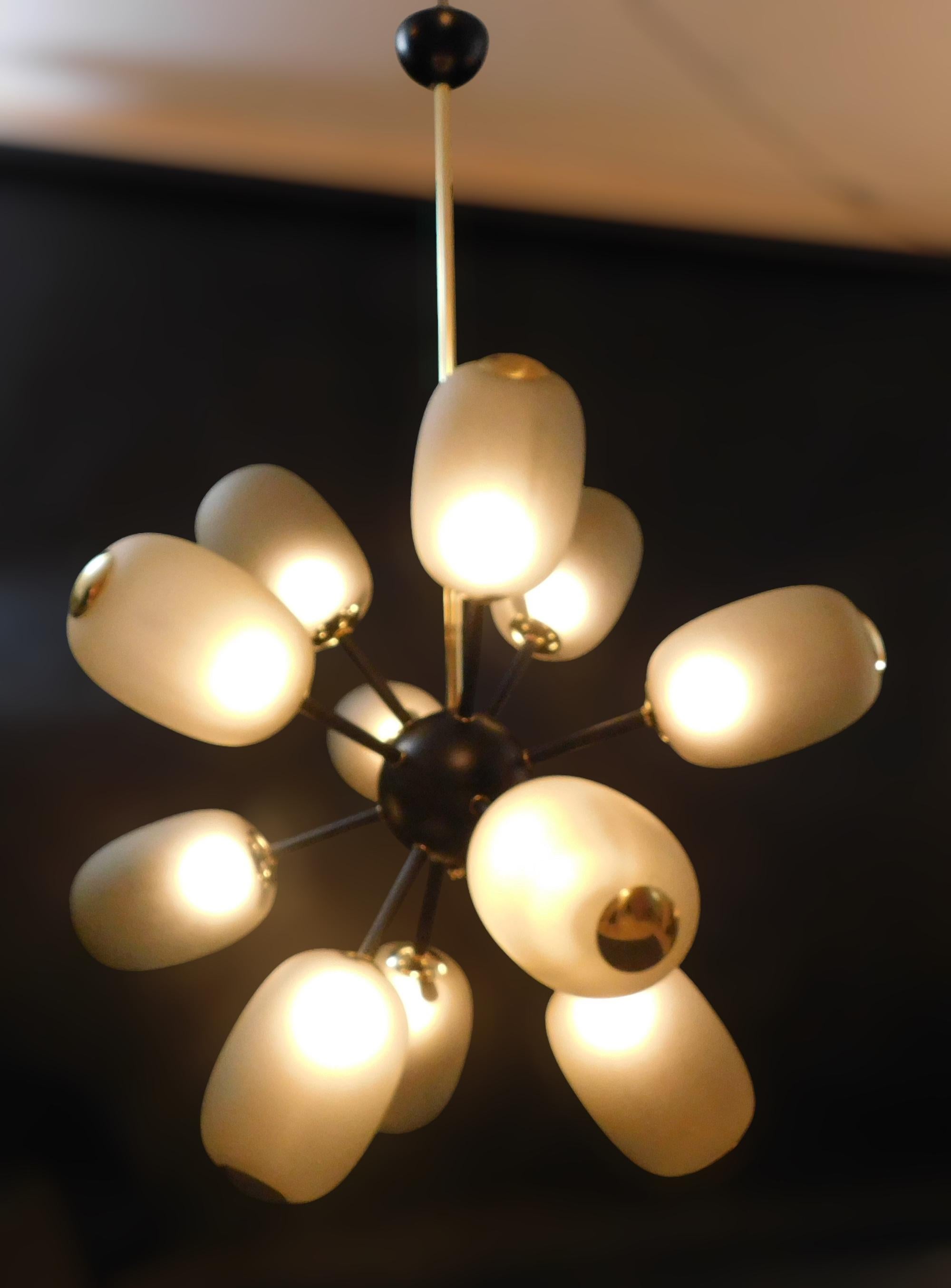 Italiano Grande lampadario Sputnik di Murano in vetro fumé in vendita