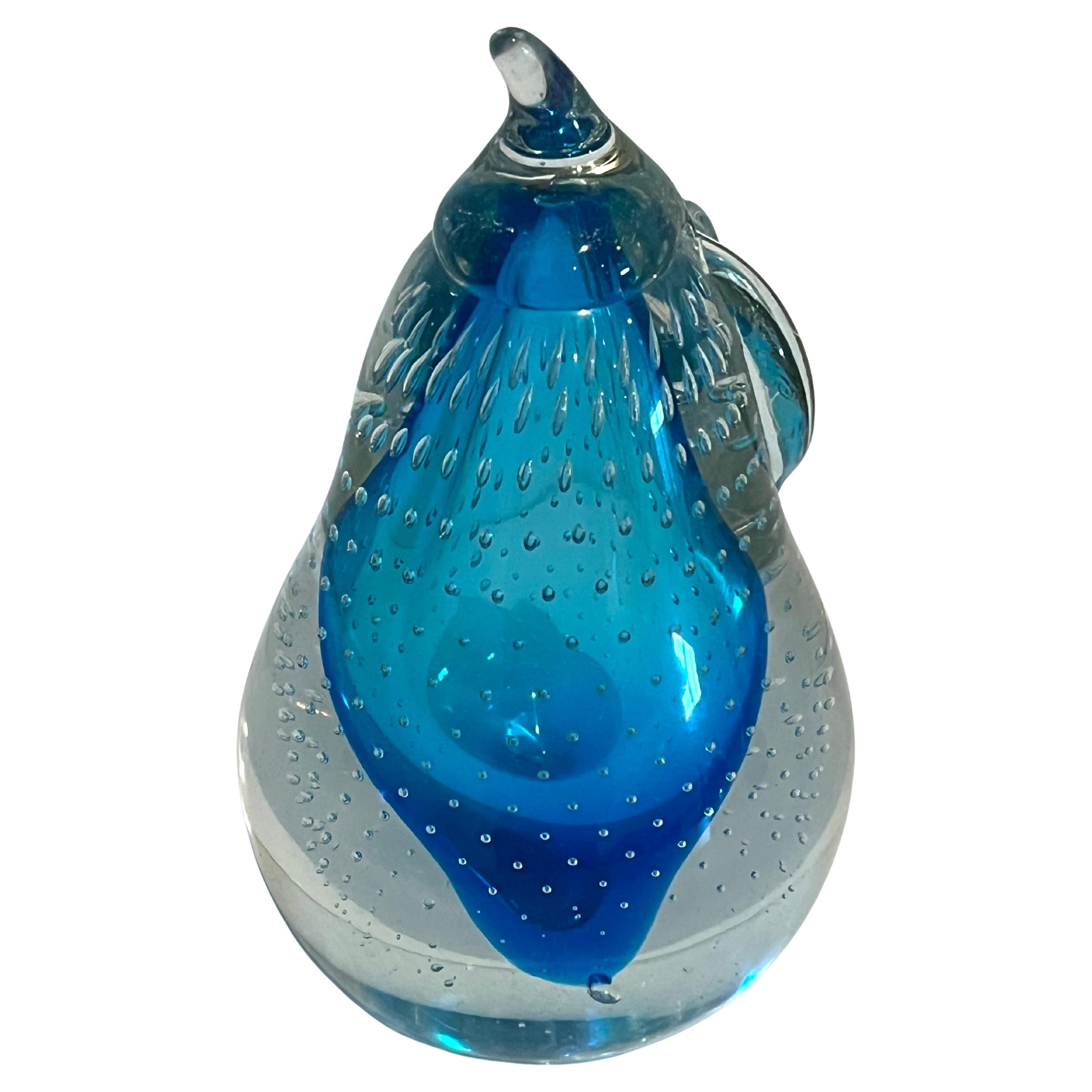 Belle couleur contrôlée bulles belle lourde excellent état sculpture poire Murano Italie.