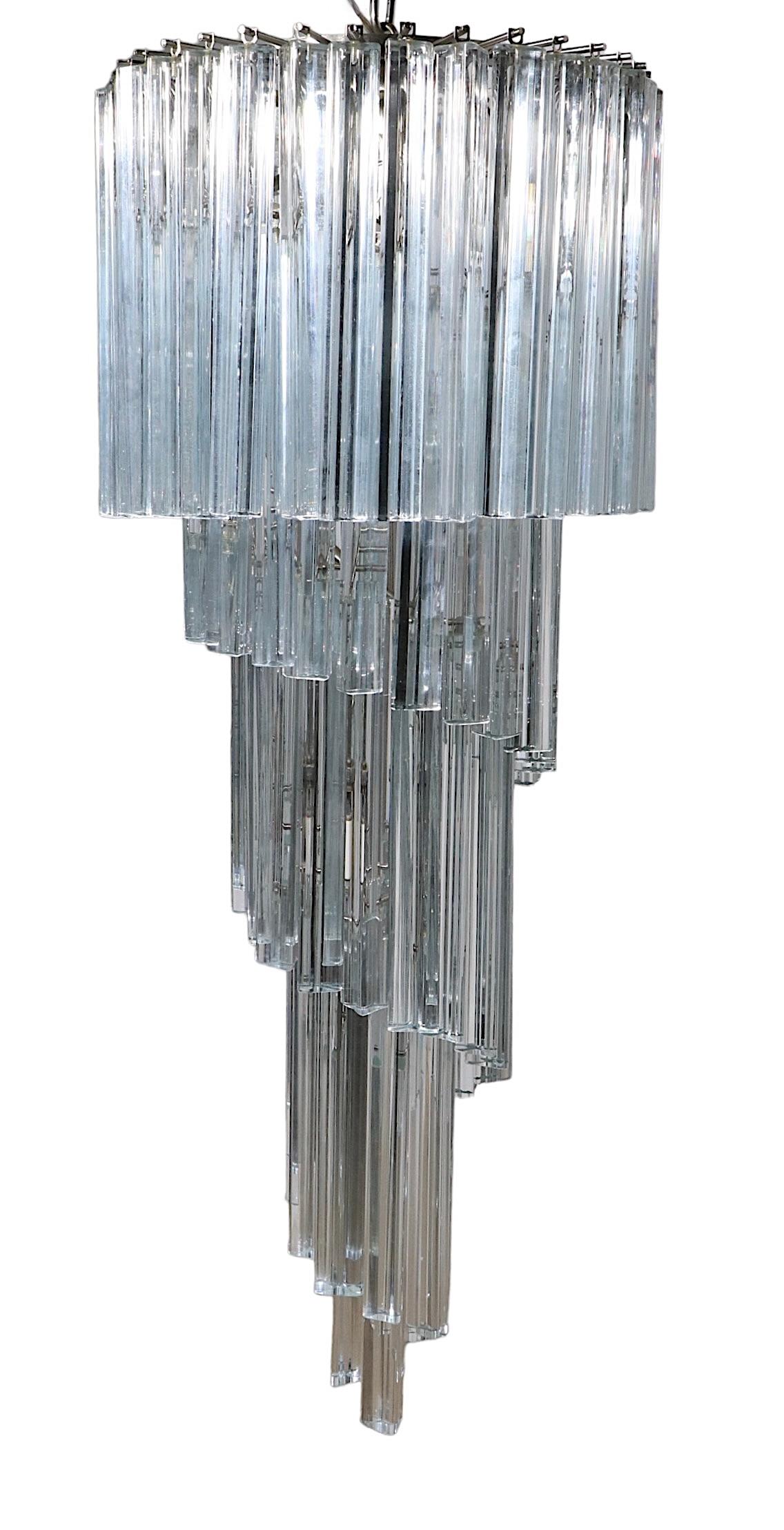 Italian Large Murano Swirl Chandelier with Triedi Form Glass Prisms  For Sale