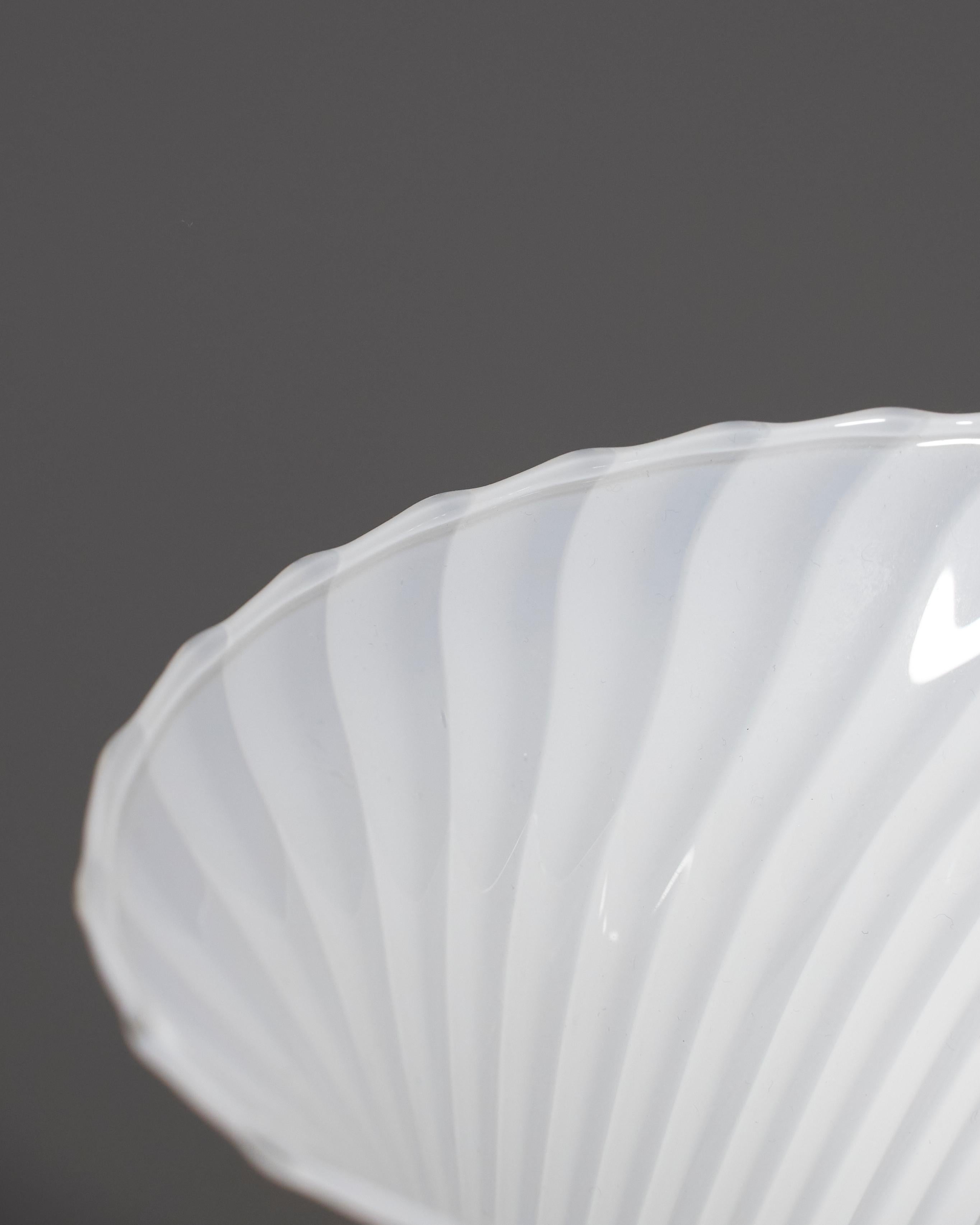 XX secolo GRANDE VASO IN VETRO A FIOCCO DI Murano, anni '70 in vendita