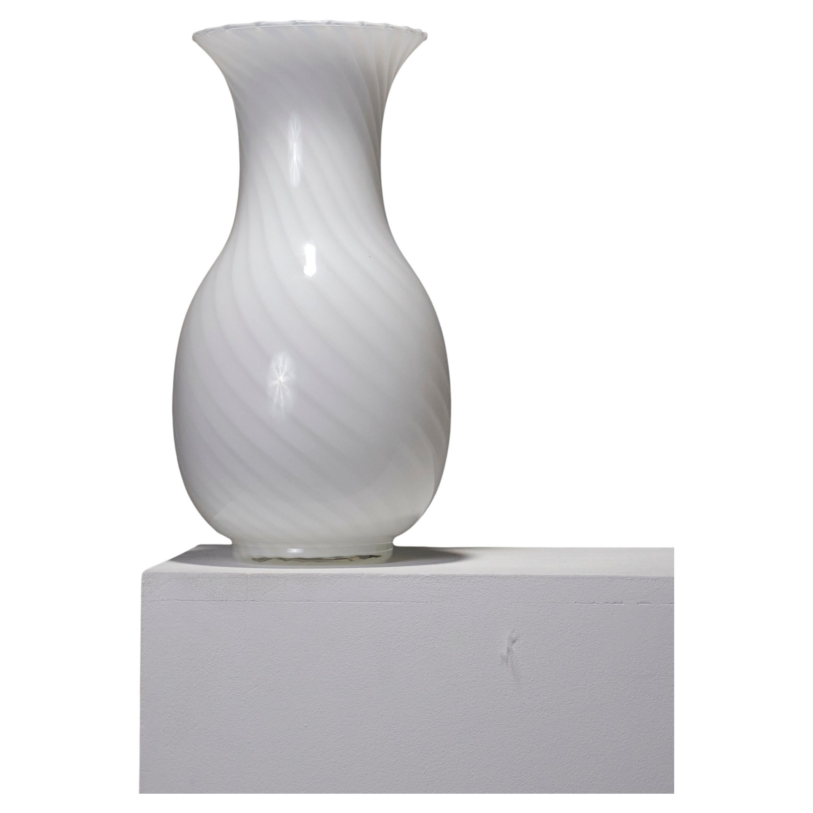 LARGE MURANO SWIRL GLASS VASE, 1970er Jahre