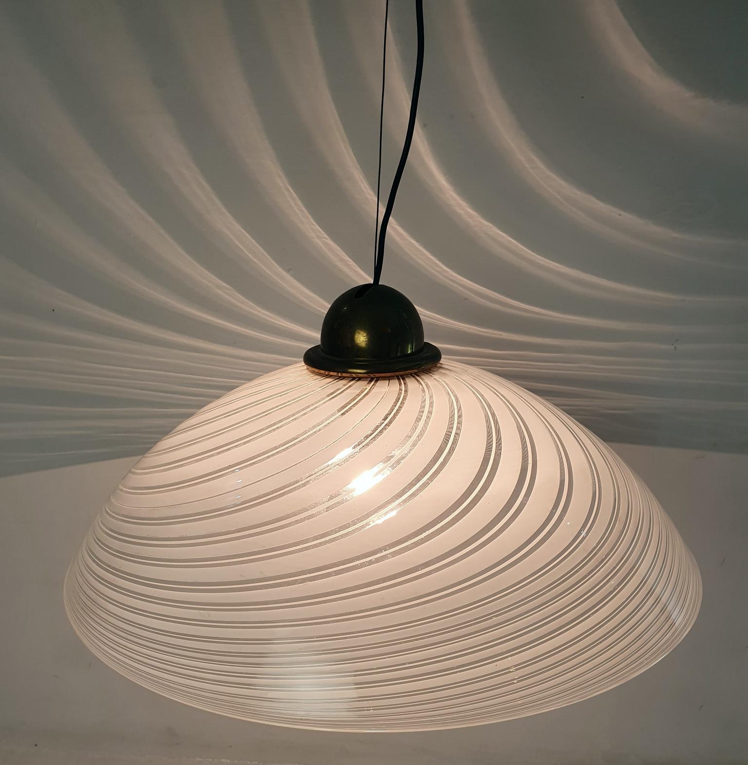 Grande ciondolo a spirale di Murano in bianco anni '70 in vendita 4