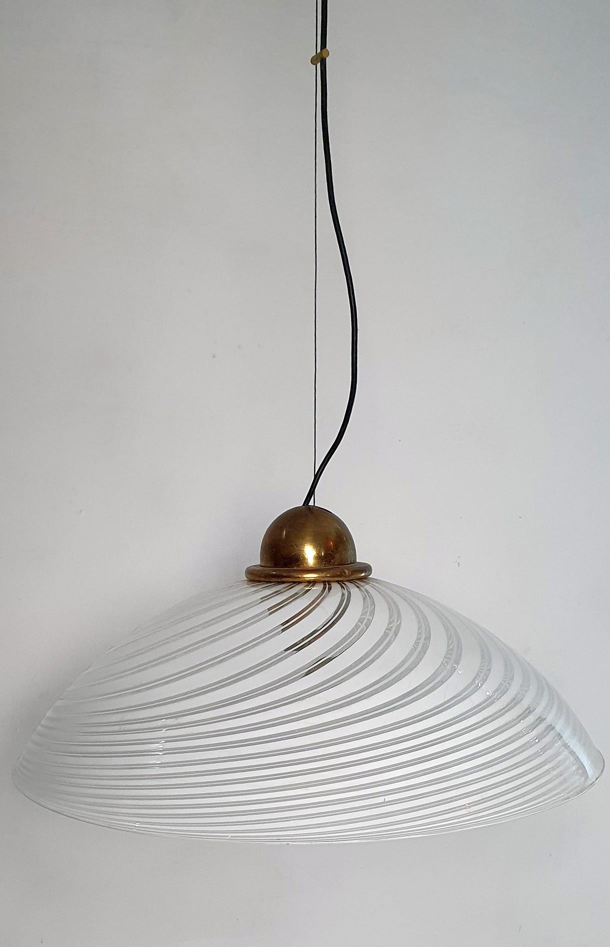 Moderno Grande ciondolo a spirale di Murano in bianco anni '70 in vendita