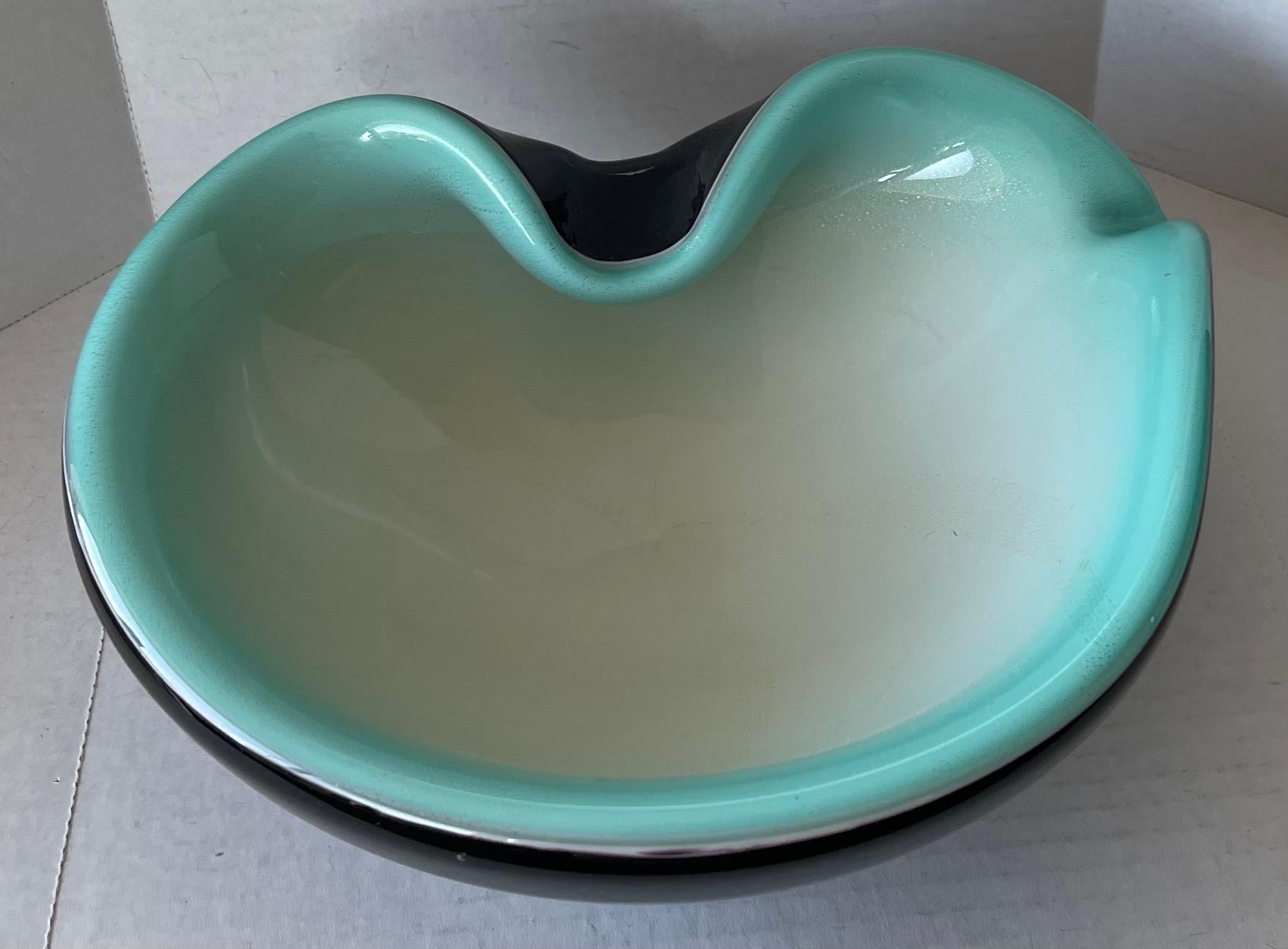 Mid-Century moderno Grande posacenere o ciotola in vetro turchese di Murano in vendita