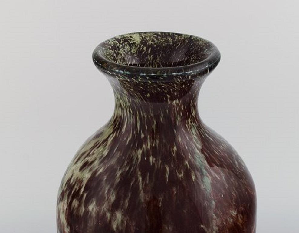 Grand vase de Murano en verre d'art soufflé à la bouche, années 1960.
Mesures : 37 x 21 cm.
En bon état.