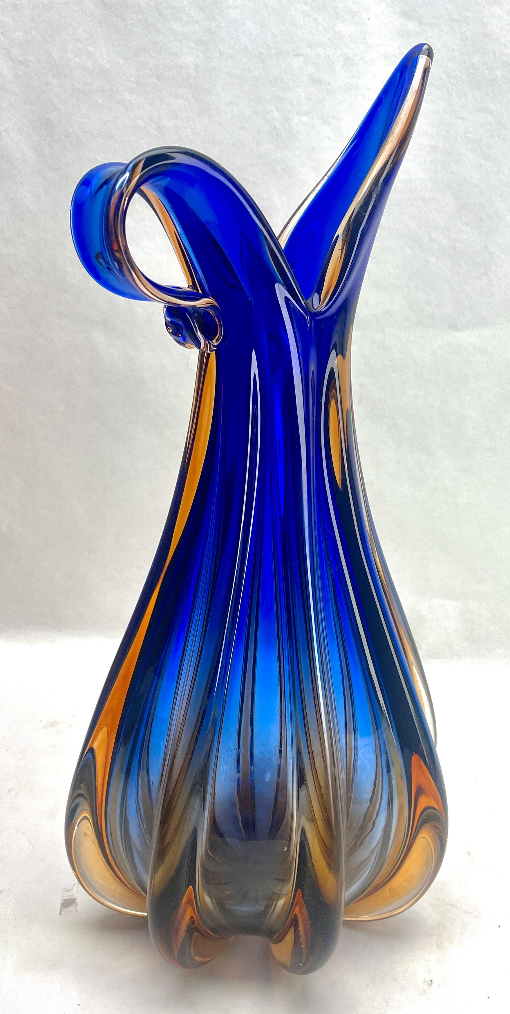 Großer Murano  Vase in mehrfarbigem Kobalt, Barovier & Toso zugeschrieben, 1960er Jahre im Zustand „Gut“ im Angebot in Verviers, BE