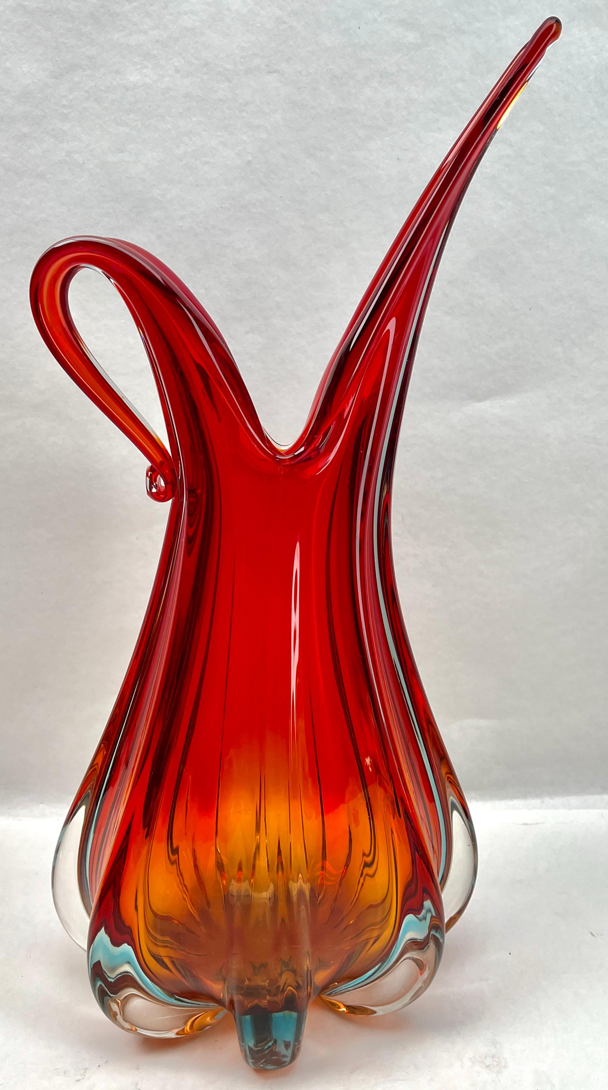 Großer Murano  Vase in mehrfarbigem Rot, Barovier & Toso zugeschrieben, 1960er Jahre (Glaskunst) im Angebot