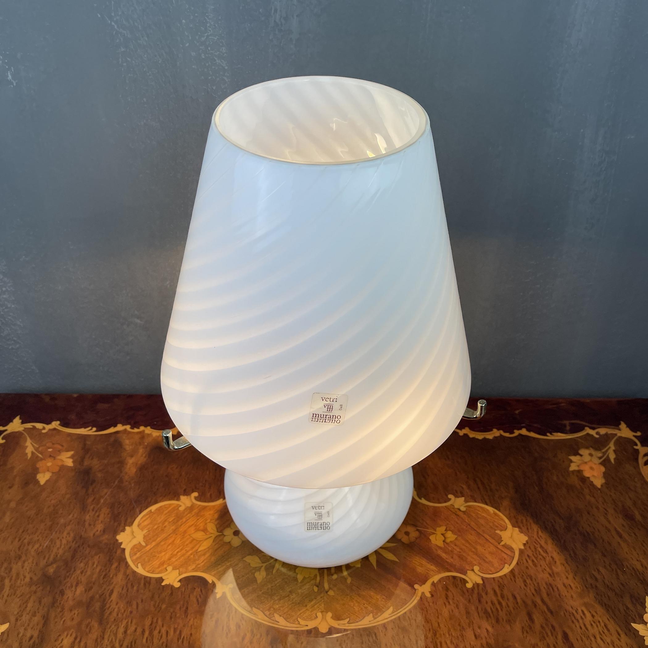 Large Murano Vetri Swirl Mushroom Table Lamp Italy, 1970s In Good Condition In Miklavž Pri Taboru, SI