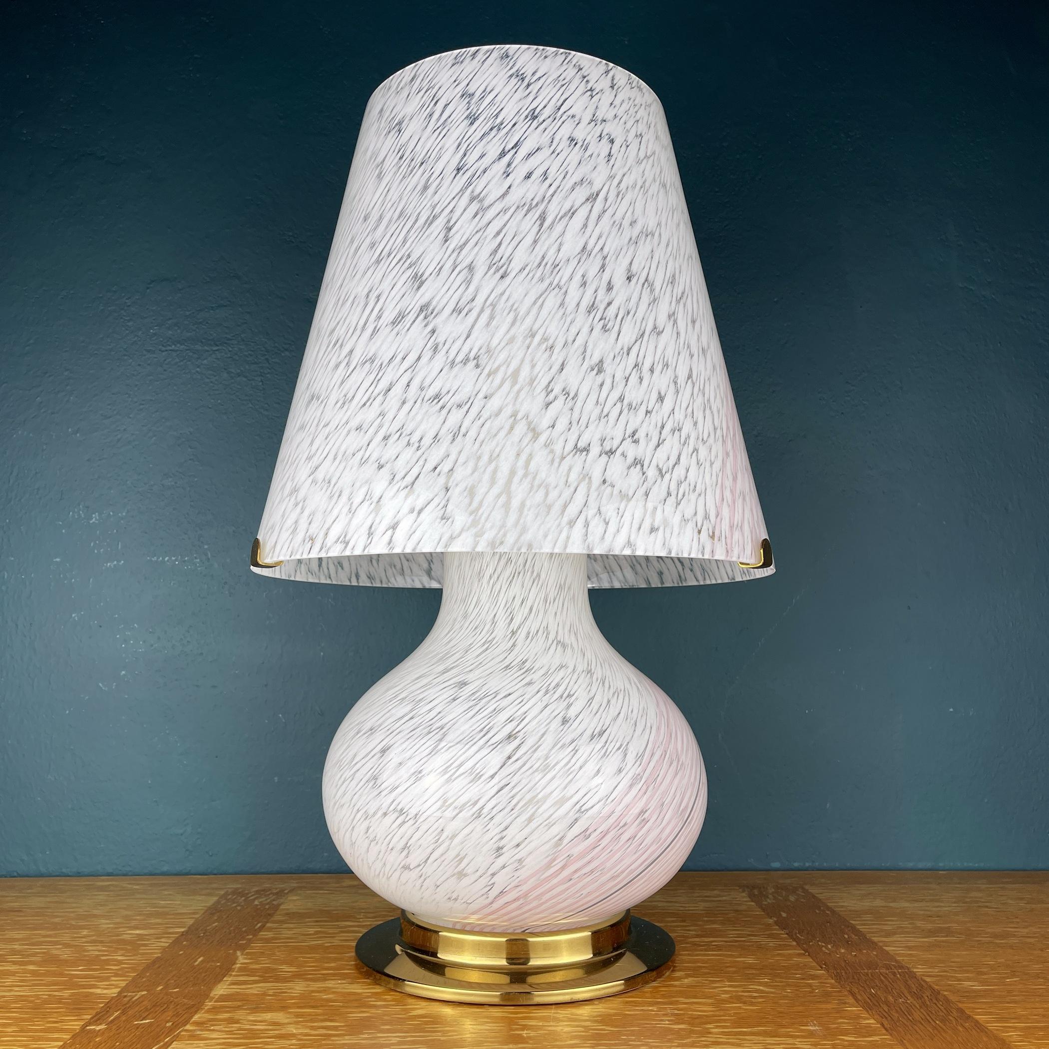 XX secolo Grande lampada da tavolo a fungo di Murano Vetri, Italia, anni '70