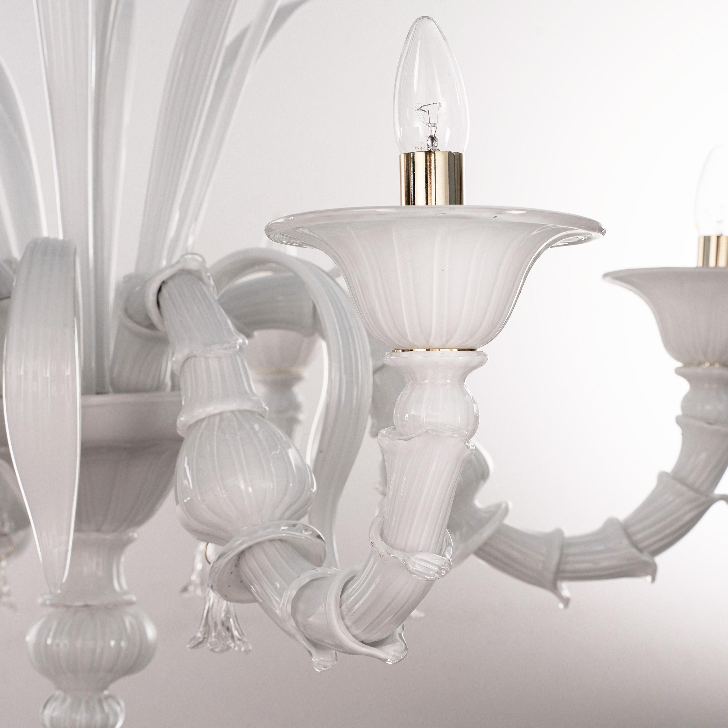 Gran araña de cristal blanco de Murano 6 luces, Vintage Made in Italy en stock en Excelente estado para la venta en Venezia, IT
