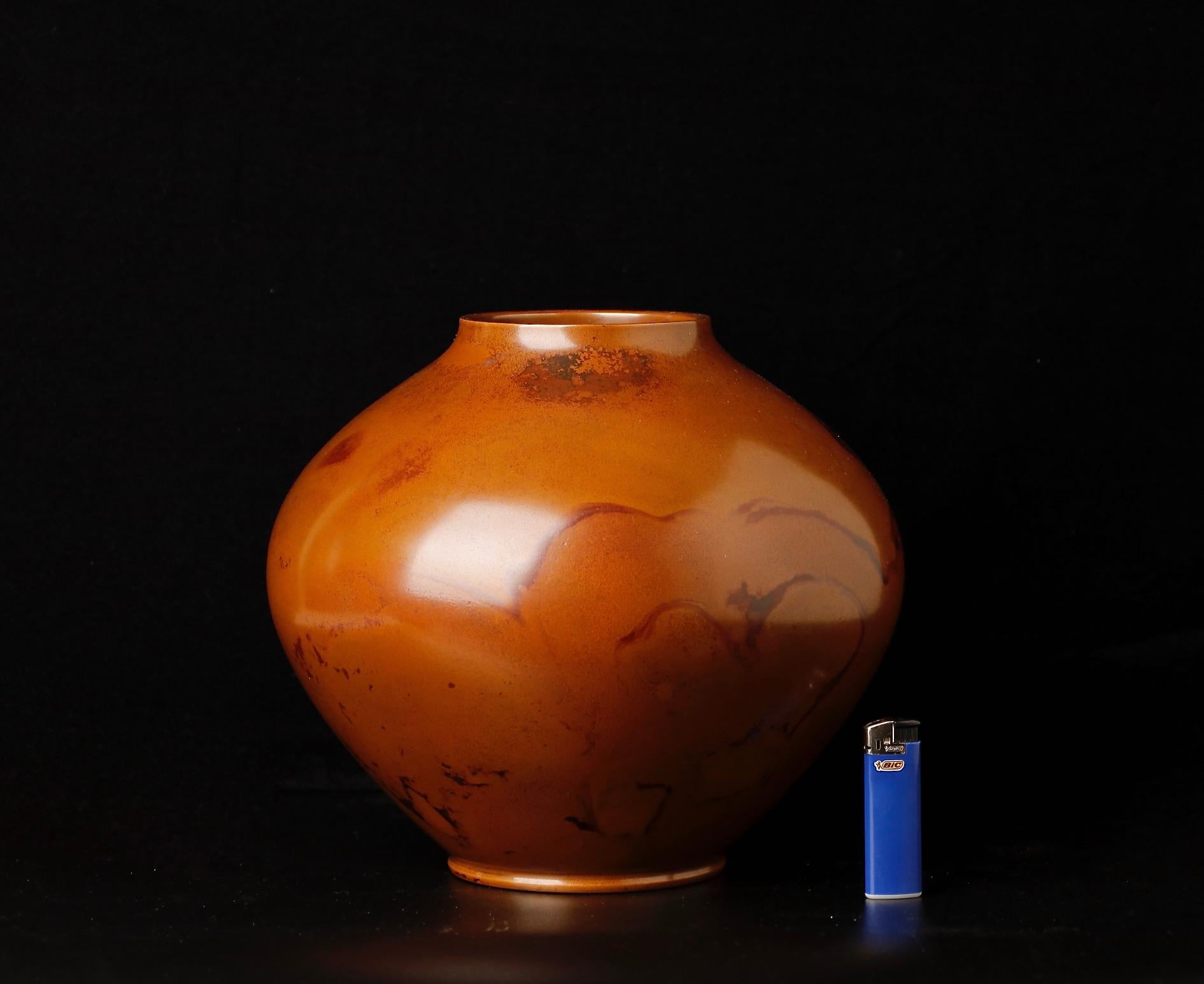A Stunning Murashi-Do Bronze Vase by Renowned Artist Yoshino Takeji.

This stunning Murashi-Do bronze vase is a masterpiece by one of the leading metal artists of 20th century Japan, Yoshino Takeji. Takeji was born in Takaoka in 1920 and soon