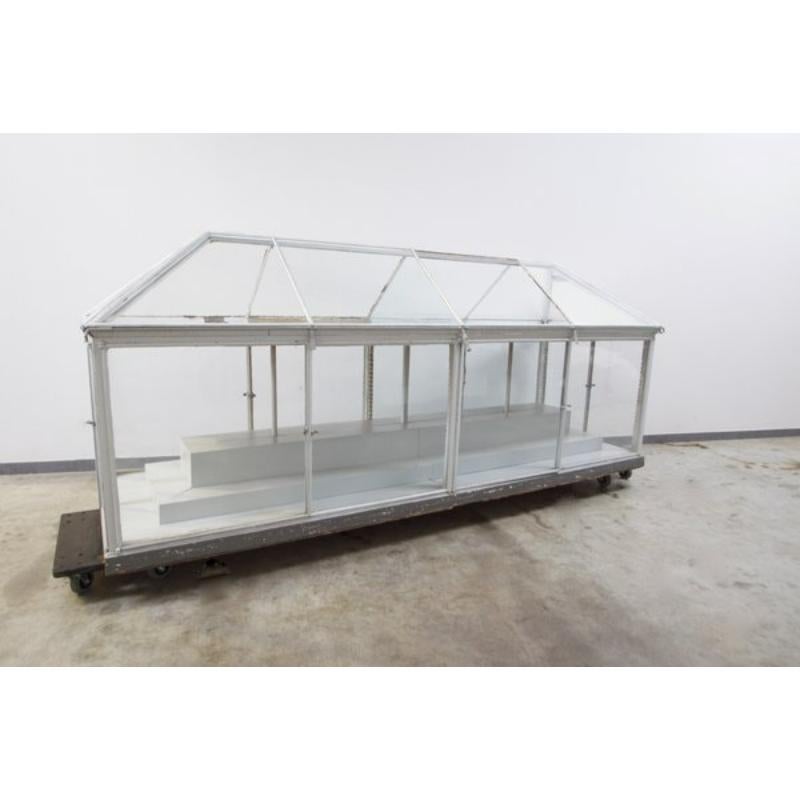 Grande vetrina da museo di storia naturale in vetro e metallo, Francia, anni '90 del XIX secolo

Design vintage
Proponiamo oggi in vendita questo raro mobile vetrina proveniente dal museo di storia naturale di Bordeaux, realizzato interamente in