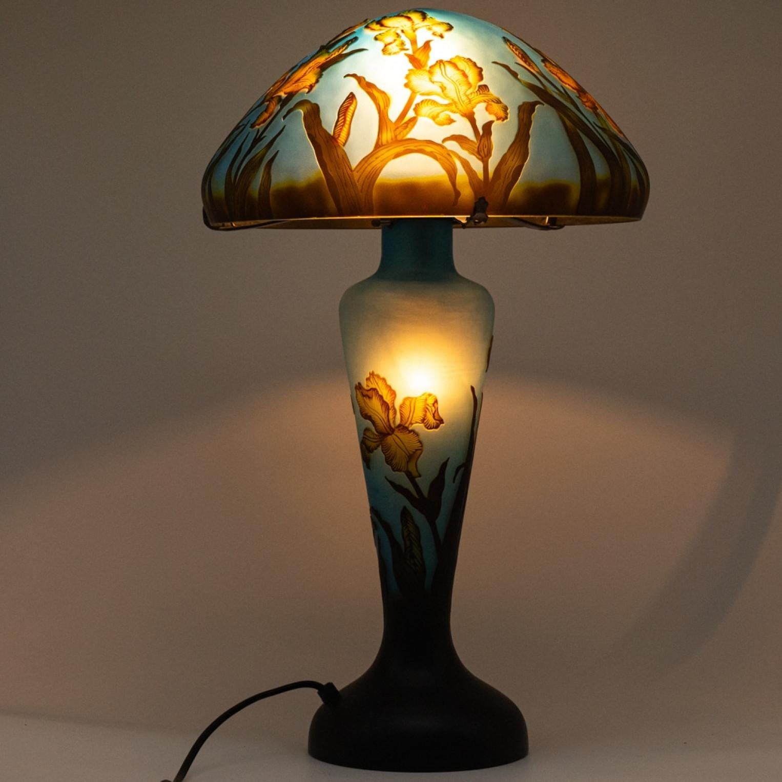 Gran seta, lámpara de mesa, estilo Gallé, Francia, 1960 en venta 4