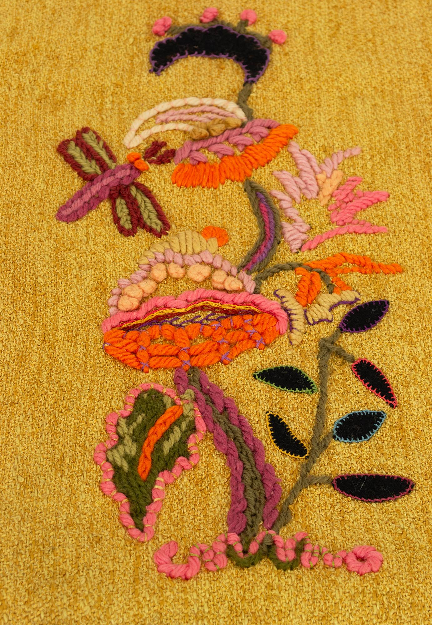 Large Mustard Bouclé Hobo Tote Bag w Embroidered Mushroom and Dragonfly, 1970s In Excellent Condition For Sale In Tucson, AZ