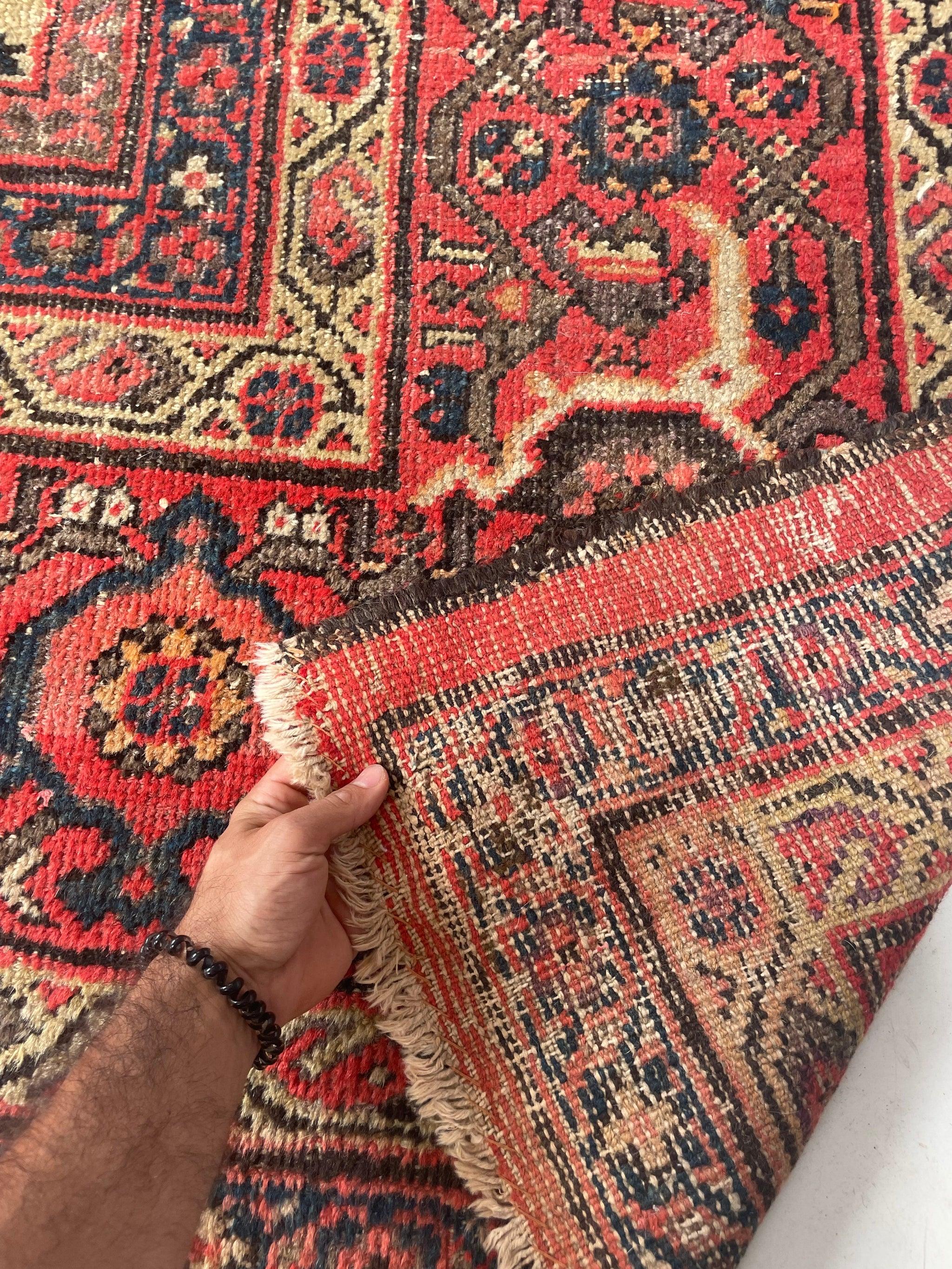 Grand et discret tapis persan Kurd-Malayer, vers les années 1940 Bon état - En vente à Milwaukee, WI