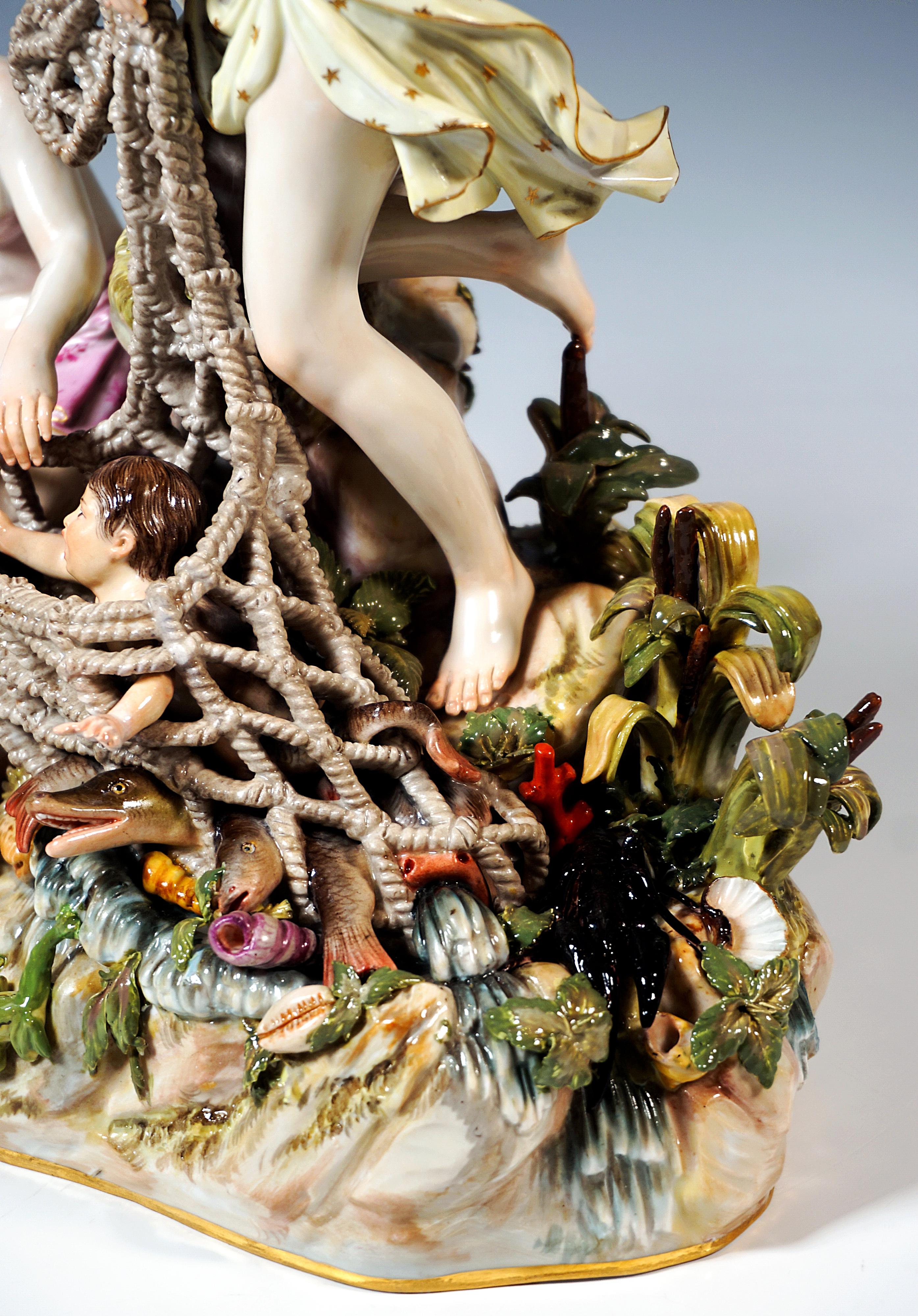 Large Mythological Meissen Group 'The Catch Of The Triton', J.J. Kändler, c 1860 en vente 1