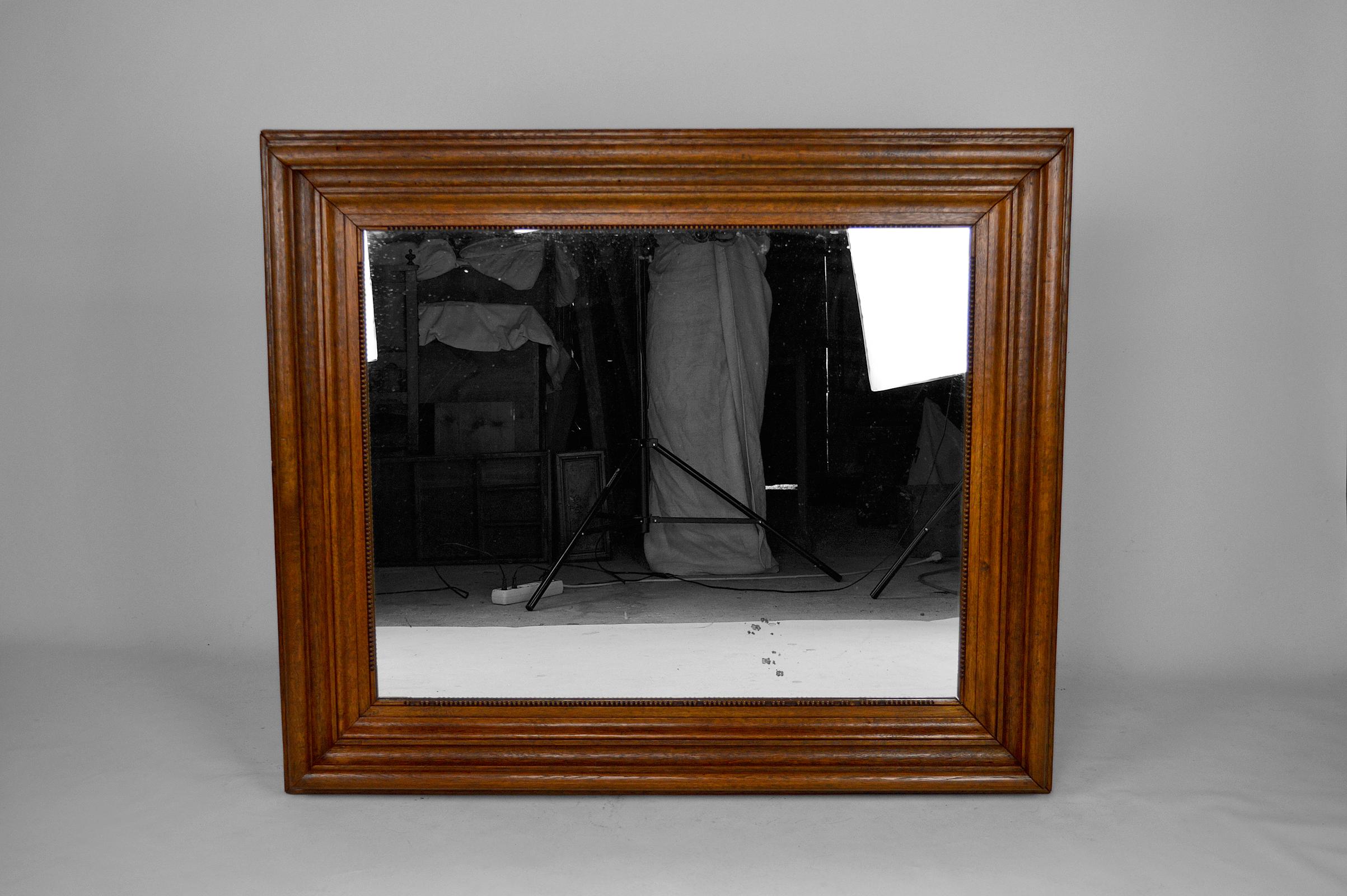 Large Napoleon III Mirror in Molded Oak, France, circa 1860 In Good Condition For Sale In VÉZELAY, FR