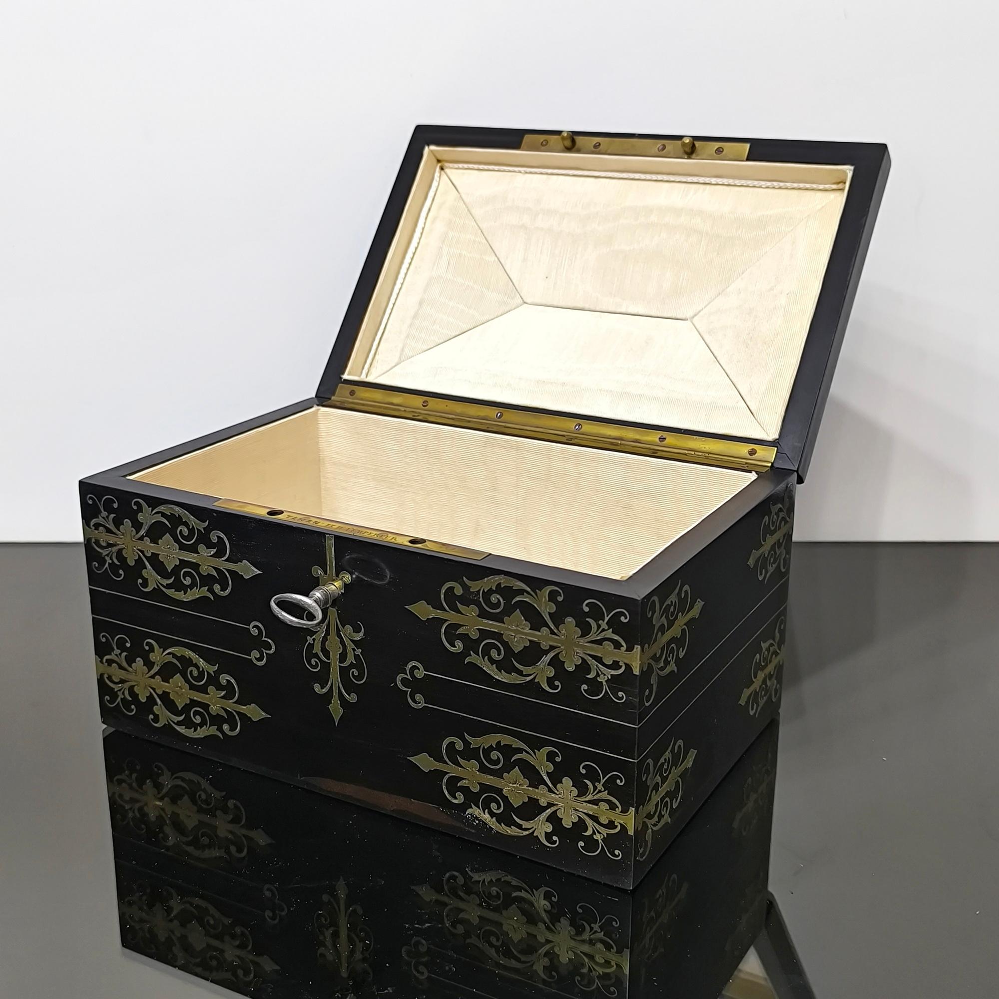 Große rechteckige Schmuckschatulle Napoleon III. gestempelt TAHAN Lieferant des Kaisers (Handgefertigt) im Angebot