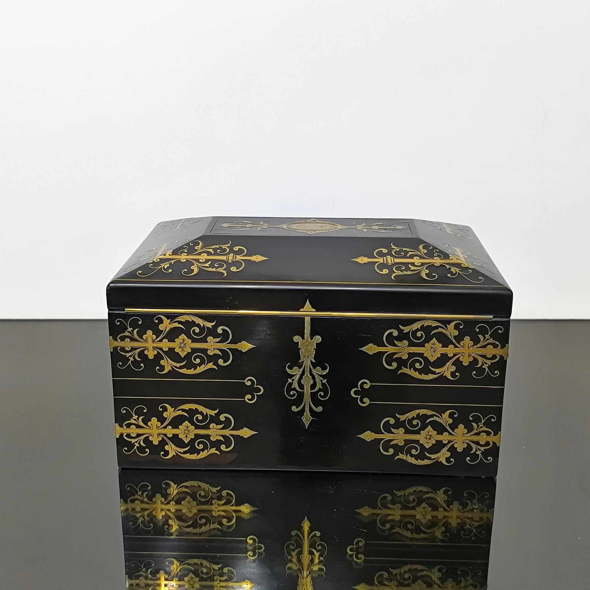 Große rechteckige Schmuckschatulle Napoleon III. gestempelt TAHAN Lieferant des Kaisers (Mittleres 19. Jahrhundert) im Angebot