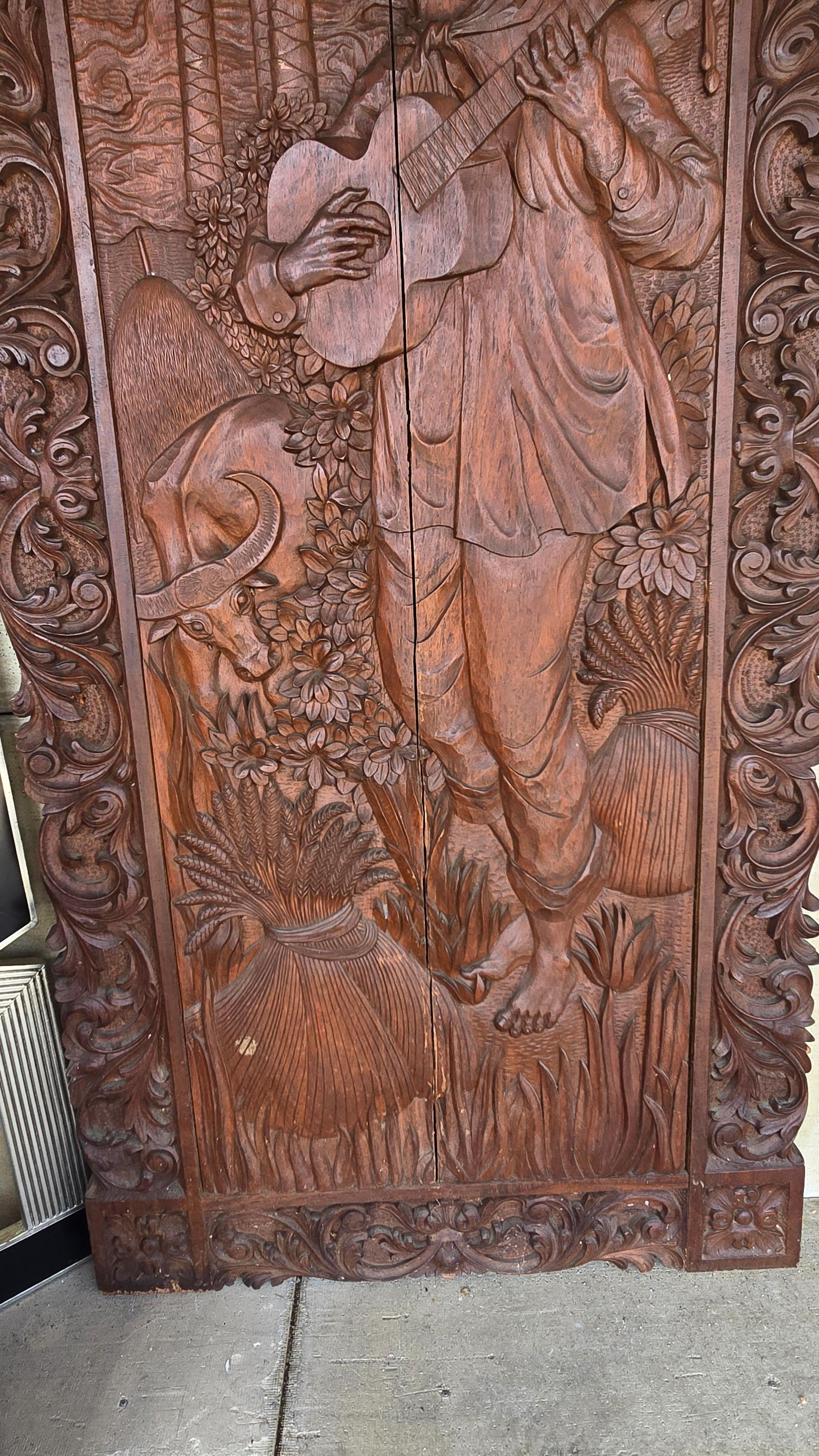 XX secolo Grande pannello in legno di Narra attribuito a José P. Alcántara, Filippine, anni 40 in vendita