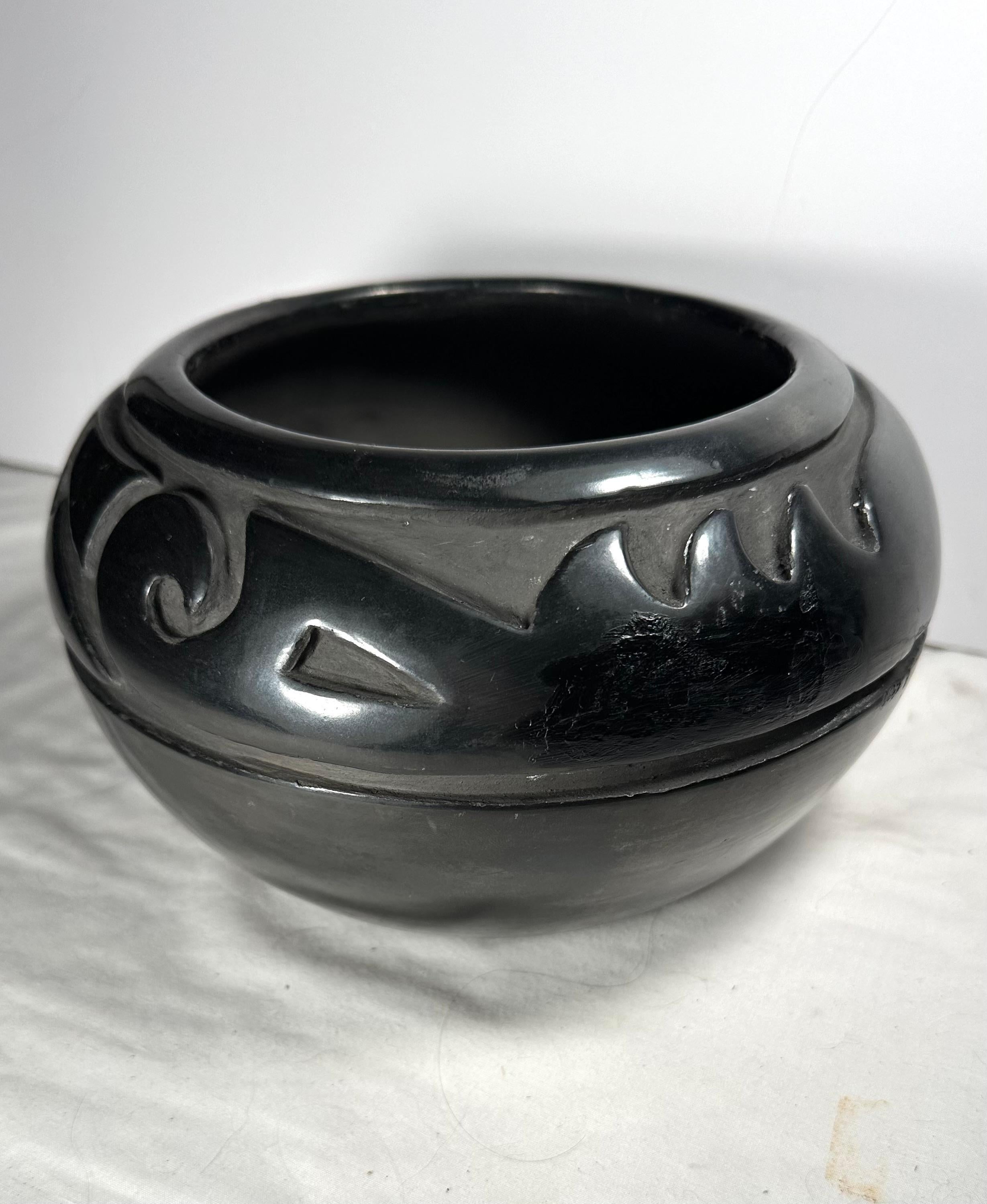 Large Native American Vintage Santa Clara Pueblo Blackware Bowl 4