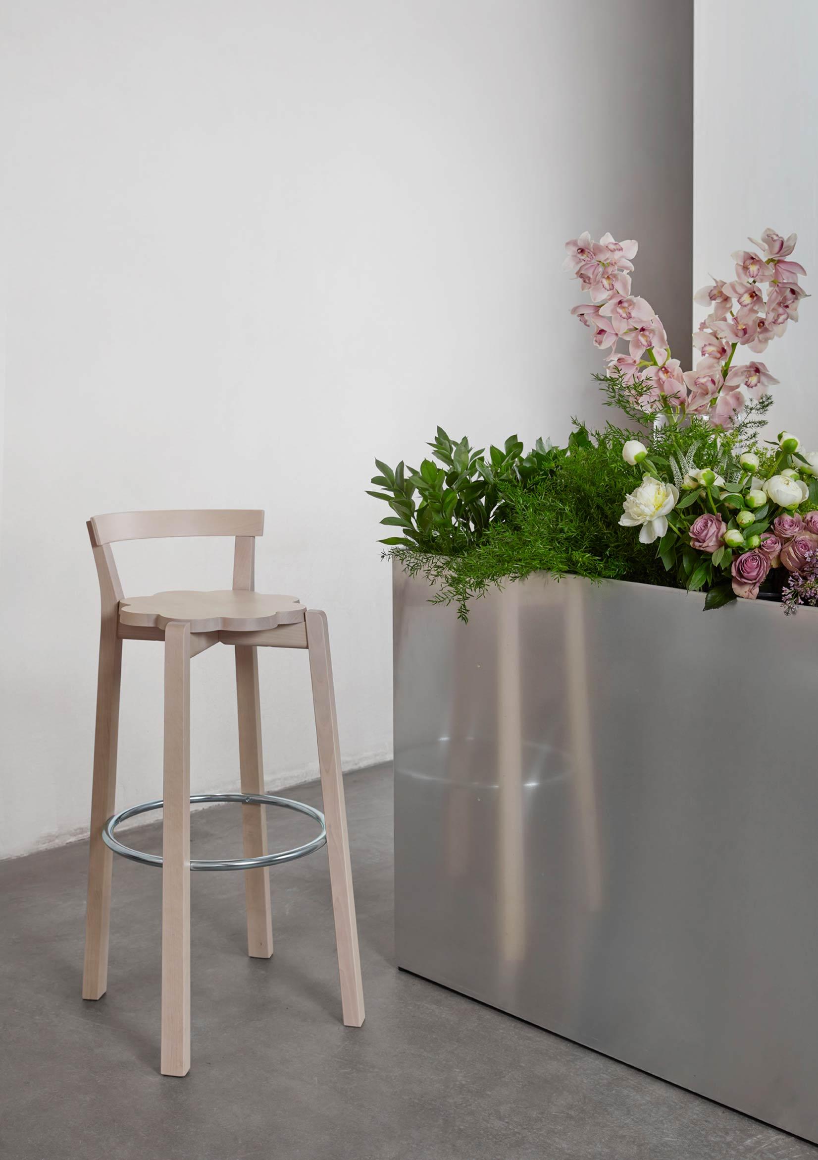 Large Natural Blossom Bar Chair by Storängen Design In New Condition In Geneve, CH