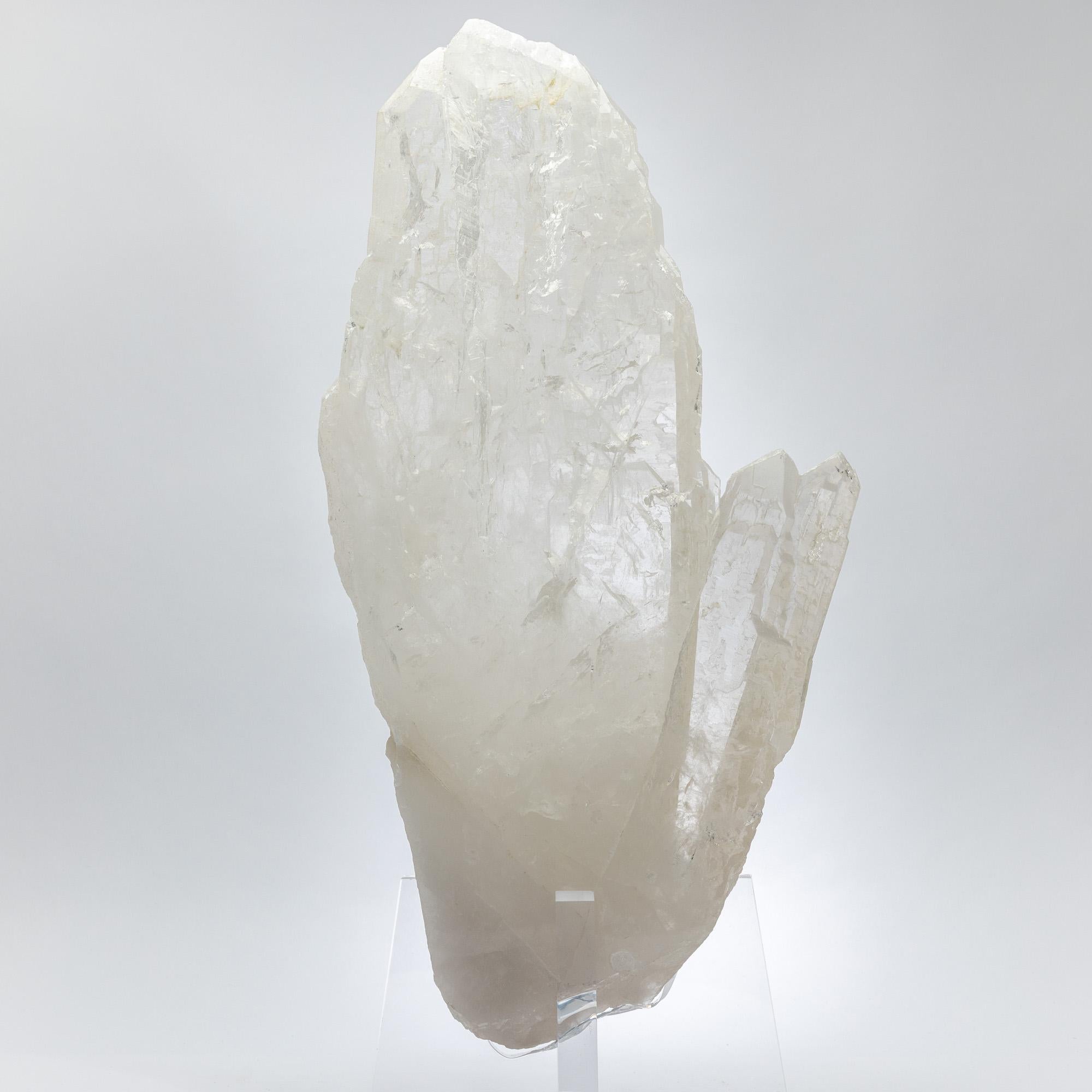 Large Natural Brazilian Quartz Point Mounted on Custom Acrylic Base In New Condition For Sale In Polanco, CDMX