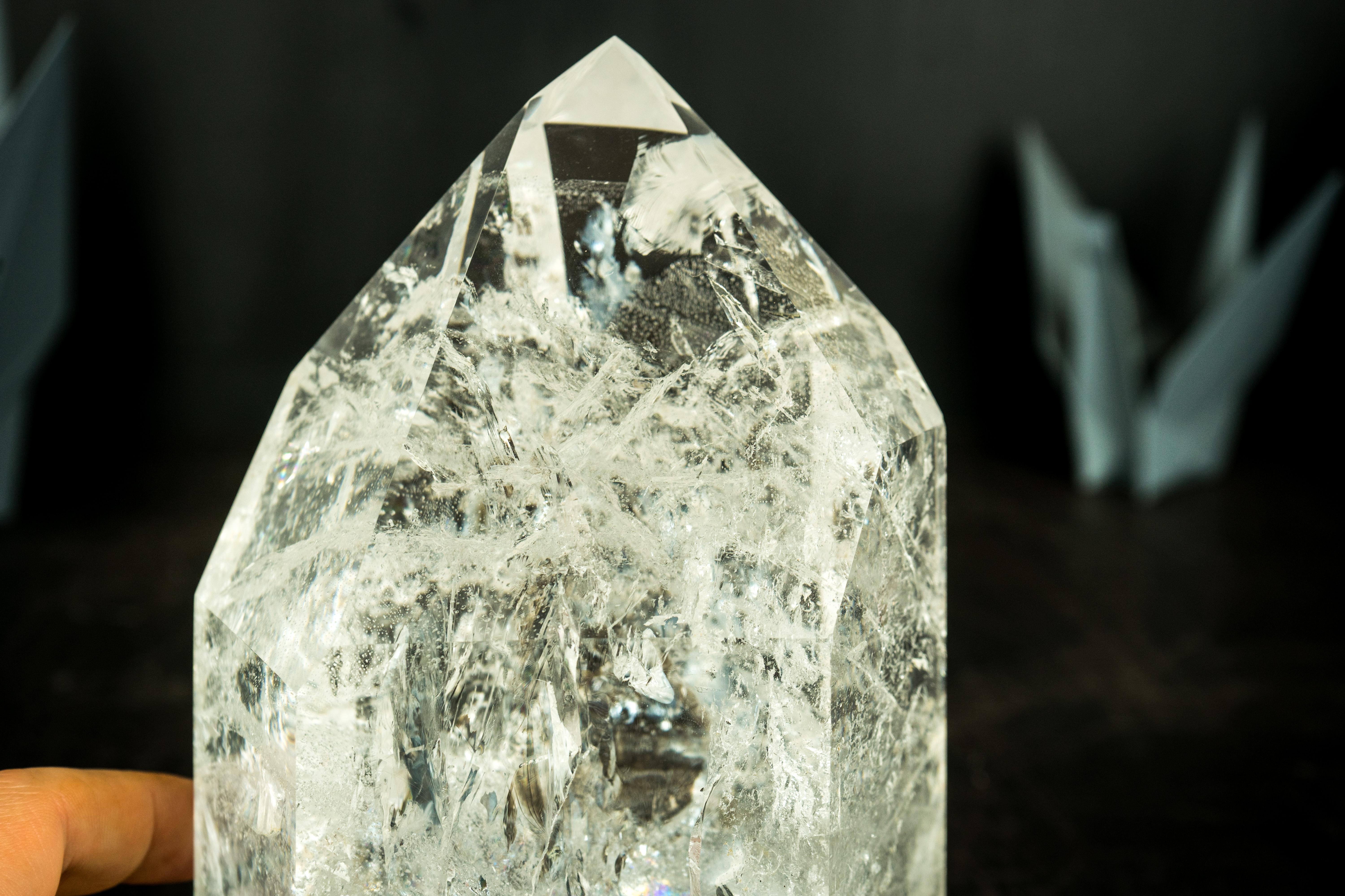 Großer natürlicher Klarquarzturm mit hochkarätigem Klarkristall von Diamantina im Angebot 7