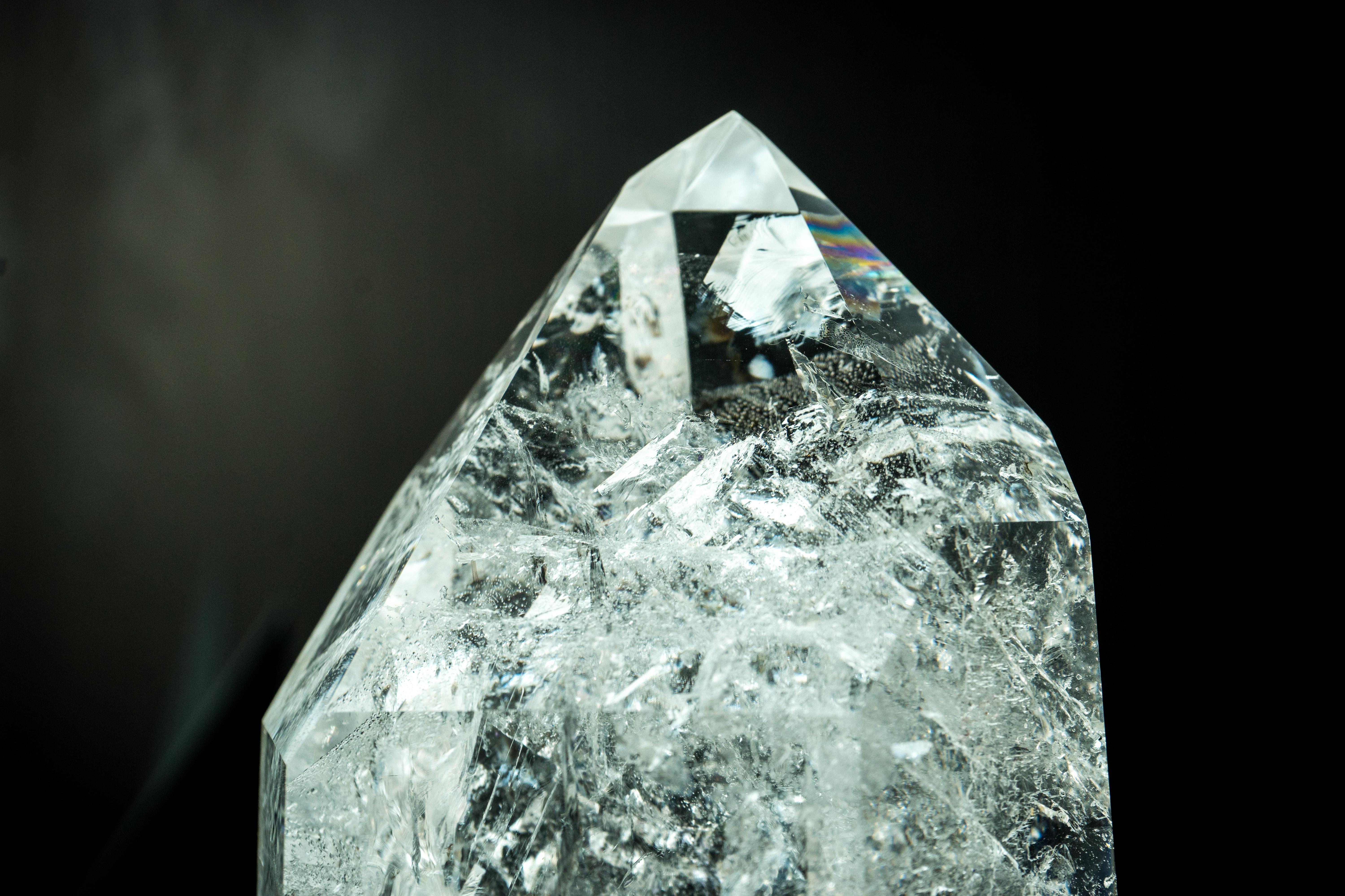 Großer natürlicher Klarquarzturm mit hochkarätigem Klarkristall von Diamantina im Angebot 3