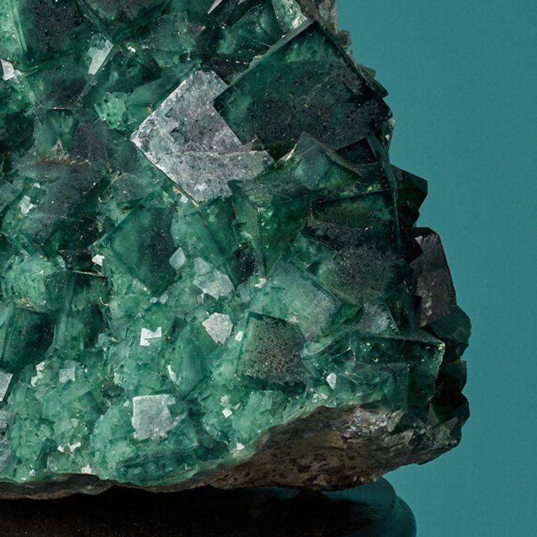 Large Natural Madagascan Green Fluorite Specimen In Fair Condition For Sale In Wormelow, Herefordshire