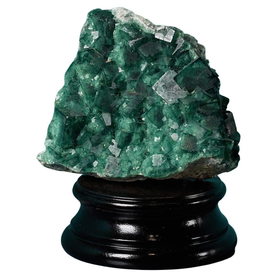 Gran espécimen natural de fluorita verde de Madagascar