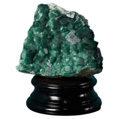 Gran espécimen natural de fluorita verde de Madagascar