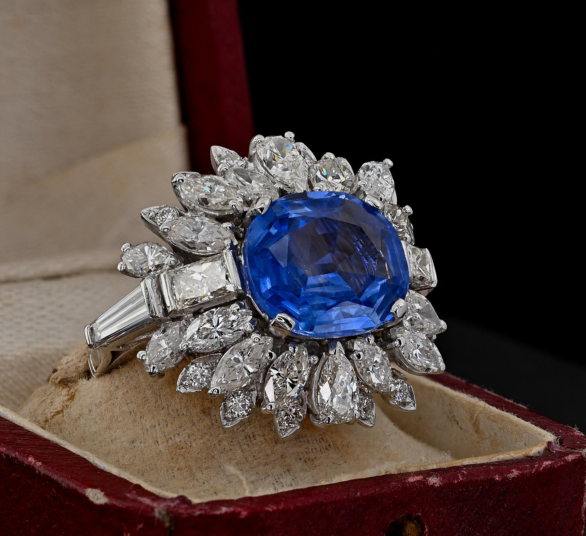Large Natural No Heat Sapphire Diamond Platinum Cocktail Ring In Good Condition For Sale In Napoli, IT