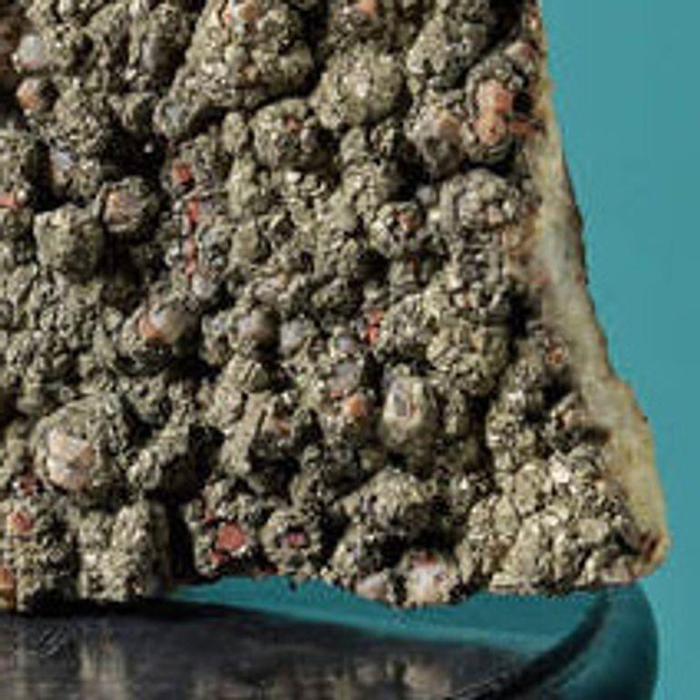 Grande esemplare di pirite naturale simile a una piastra In condizioni discrete in vendita a Wormelow, Herefordshire