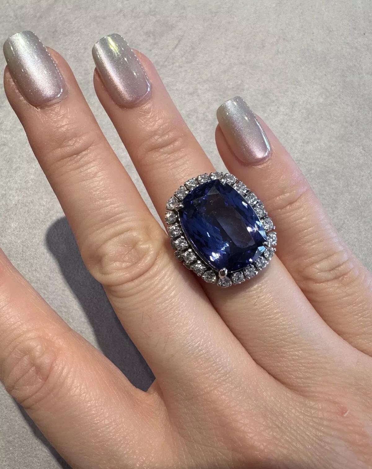 GIA 14,47 Karat Tansanit und Diamant Cocktail-Ring in Platin im Zustand „Hervorragend“ im Angebot in La Jolla, CA